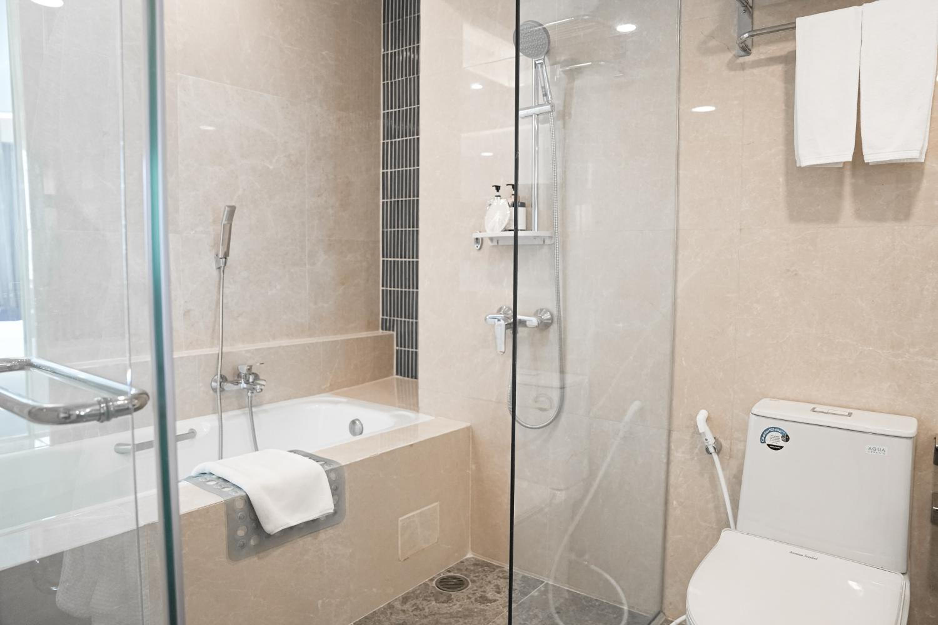 Premier Deluxe King Room with River View