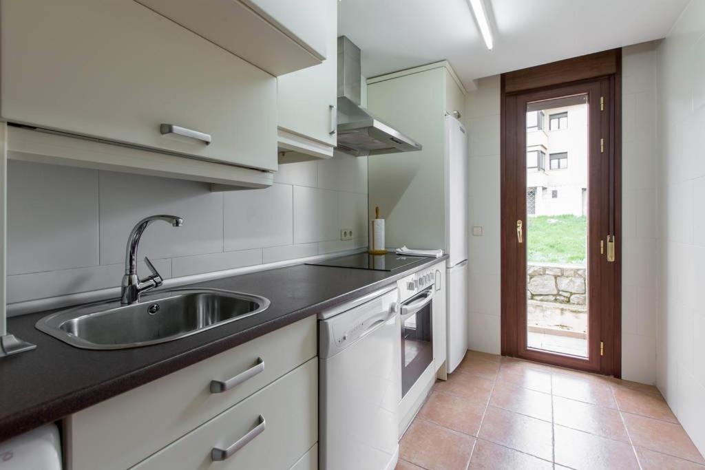 One-Bedroom Apartment - Photo 4