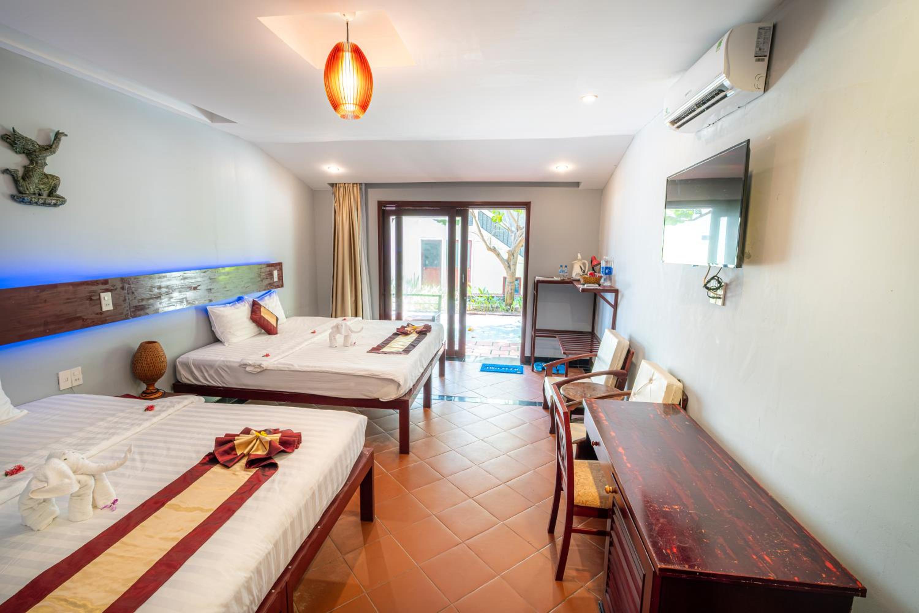 Deluxe Bungalow with Garden View - Photo 1