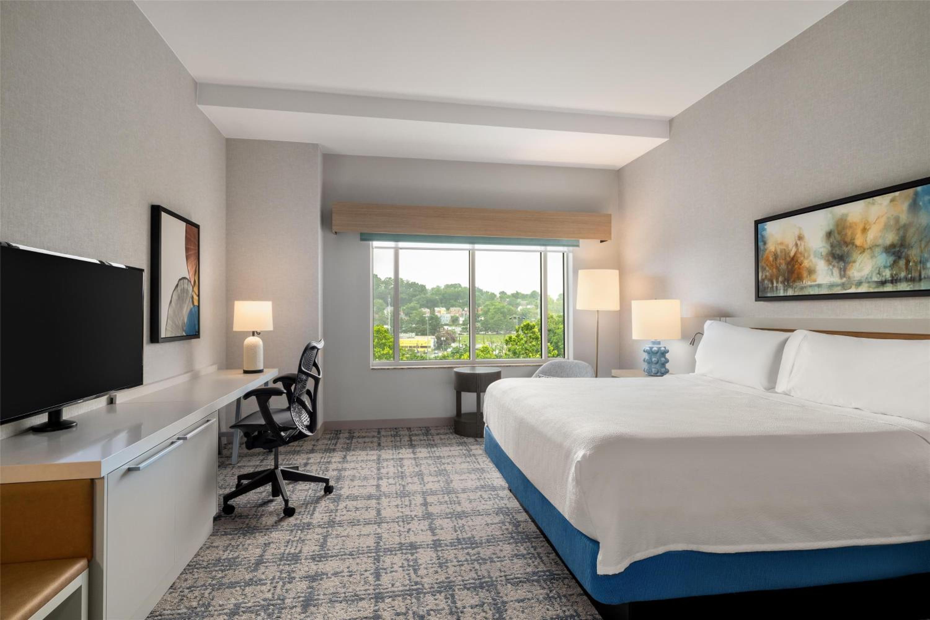King Room - Hearing Access - Photo 3