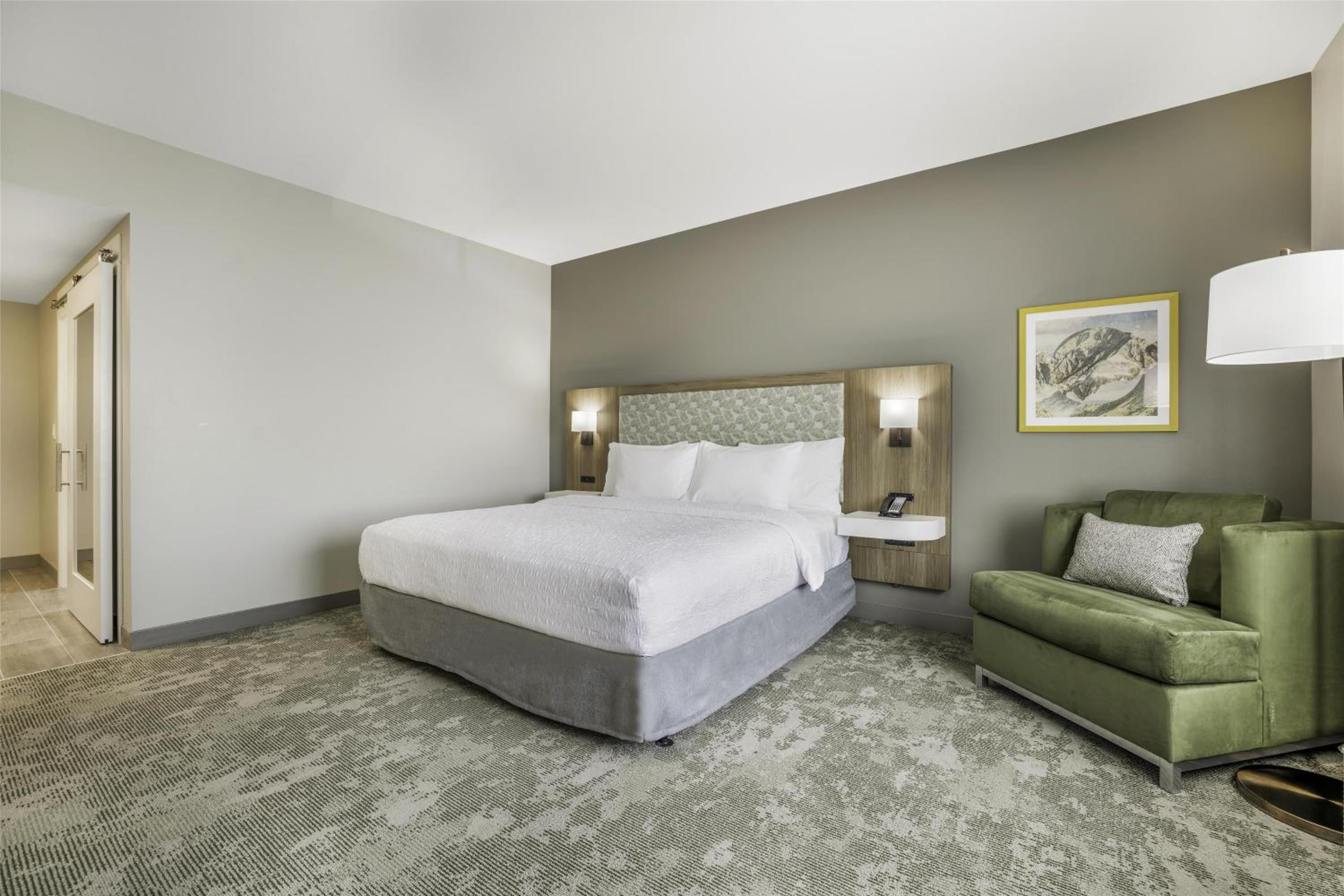 King Room with Tub - Mobility Access - Photo 3