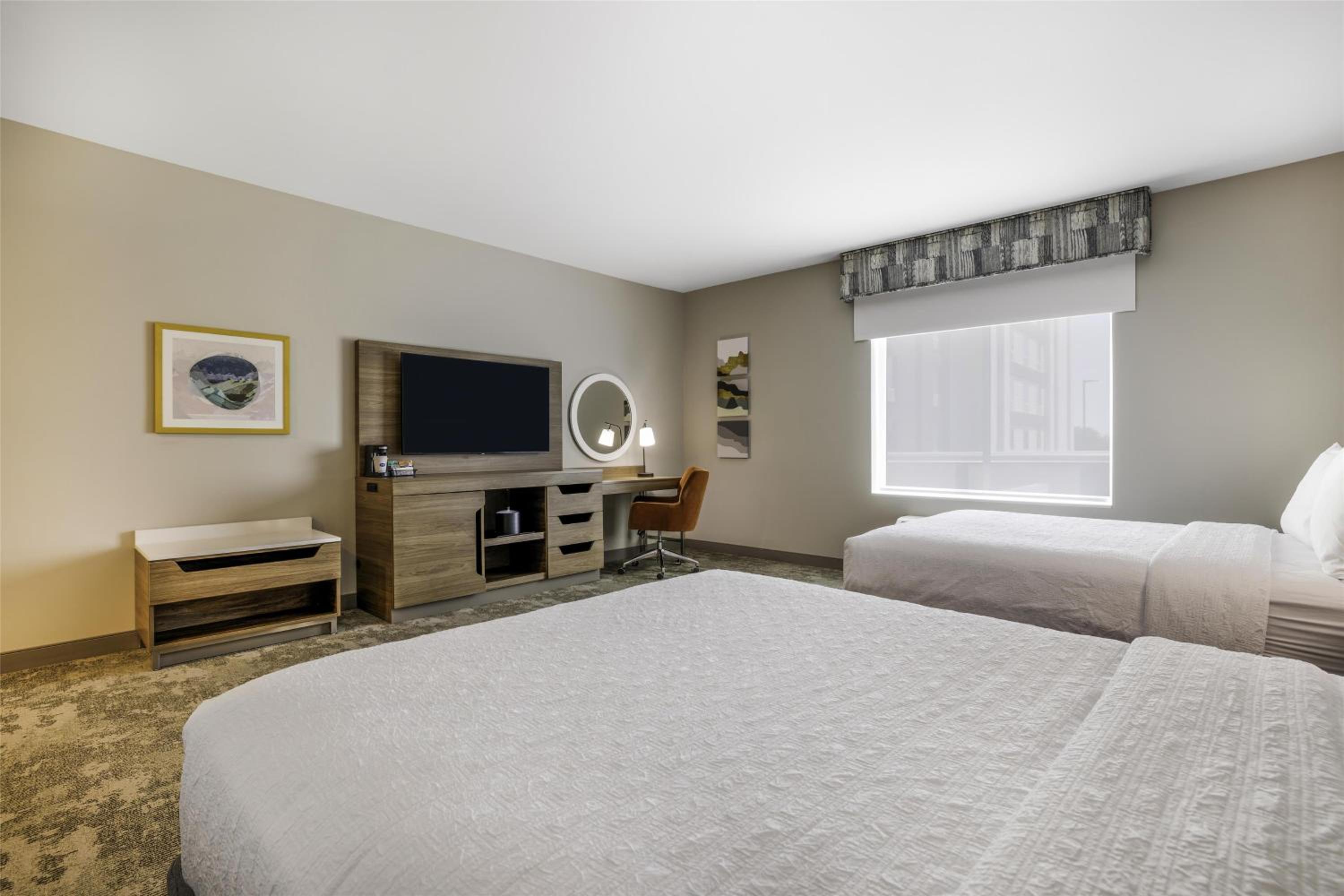 Queen Room with Two Queen Beds and Bath Tub - Mobility Accessible - Photo 3