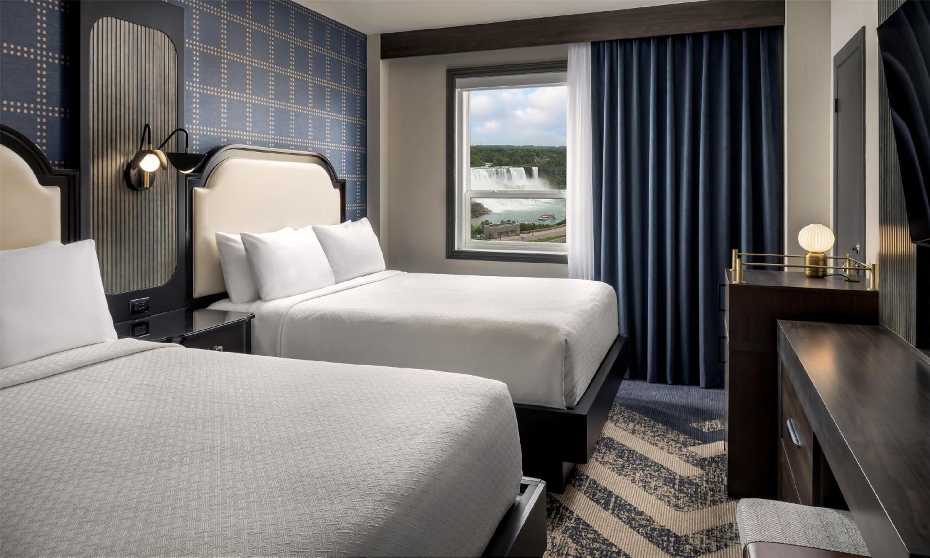 Queen Room with Two Queen Beds and Falls View - Photo 2