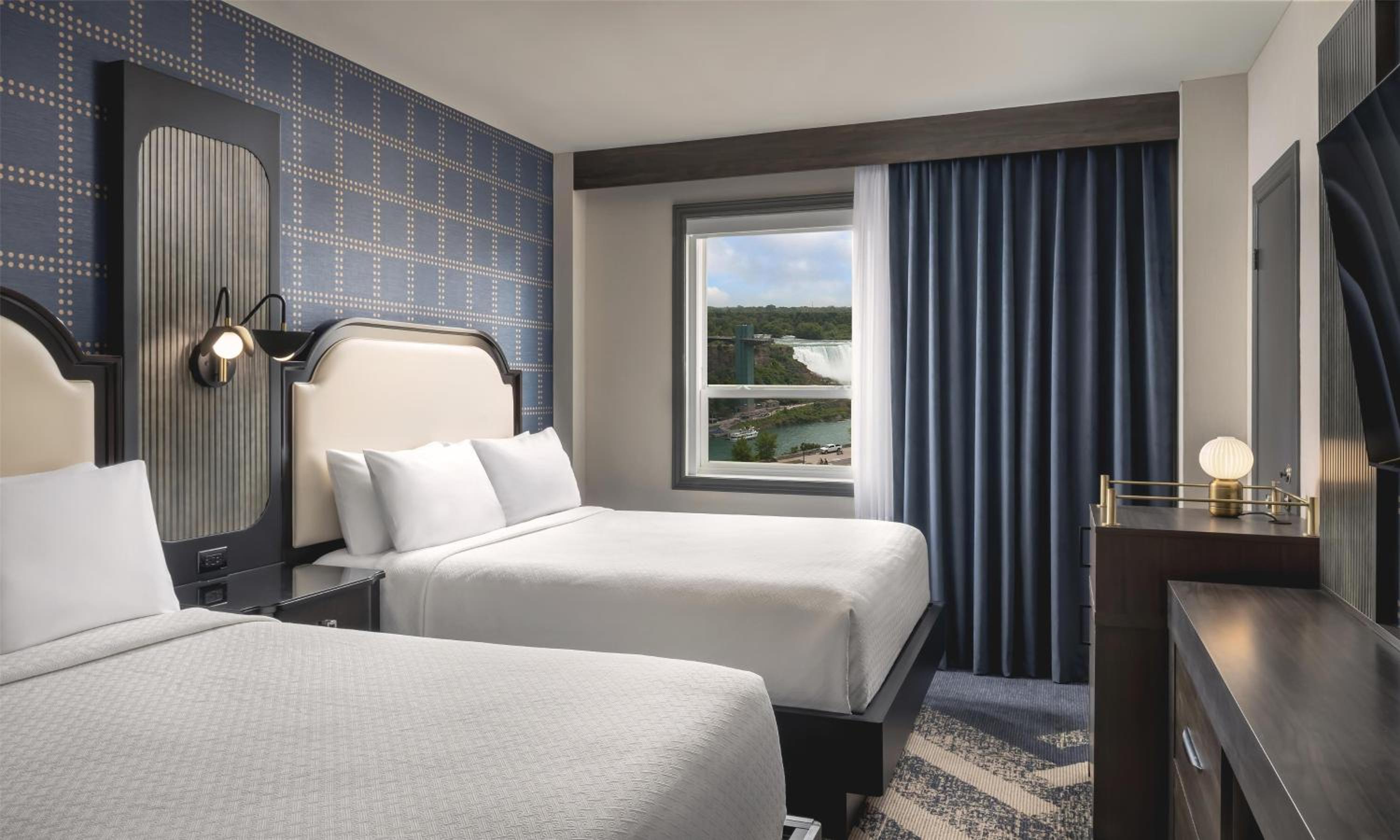 Queen Room with Two Queen Beds and Partial Falls View - Photo 2