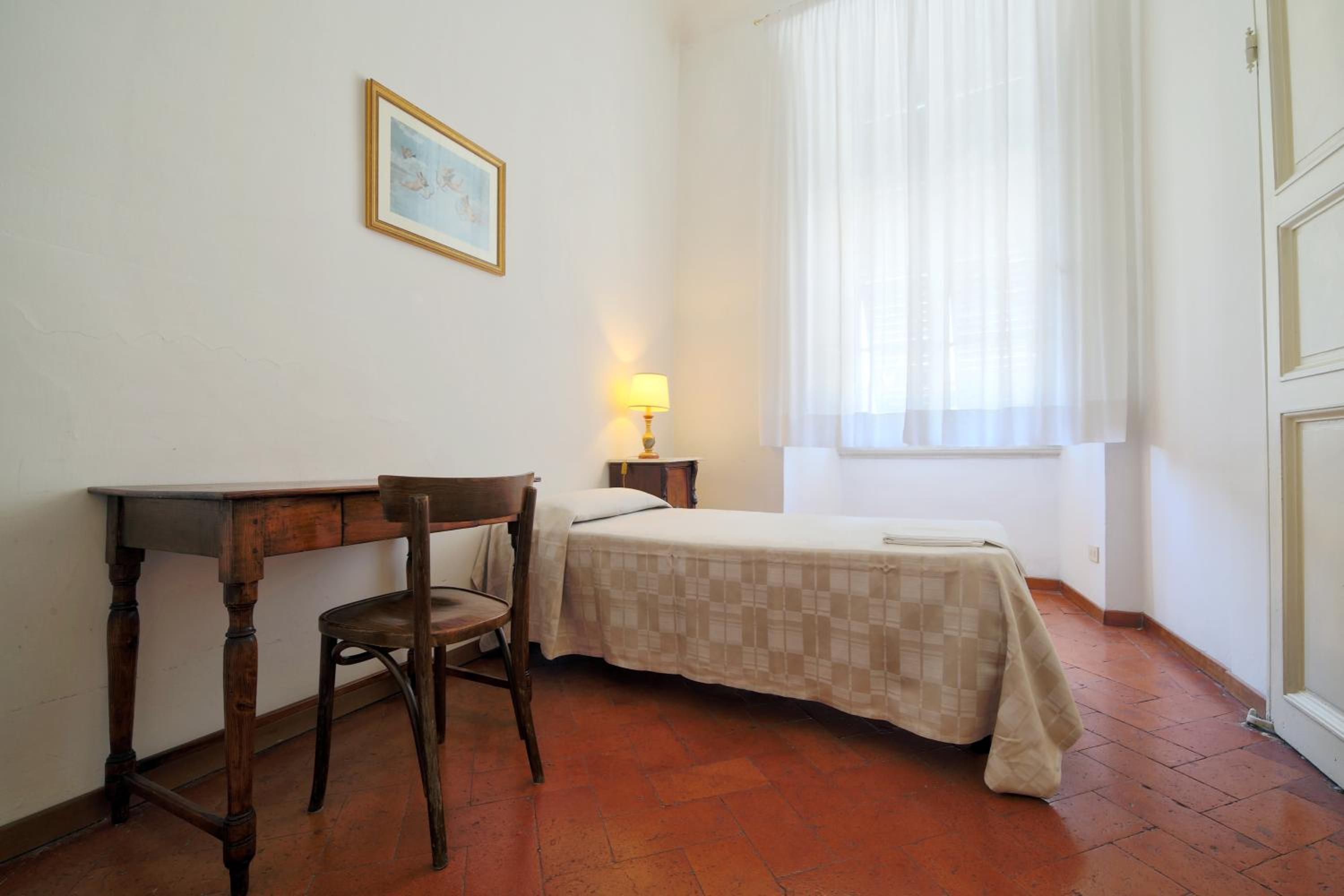 Single Room photo 3