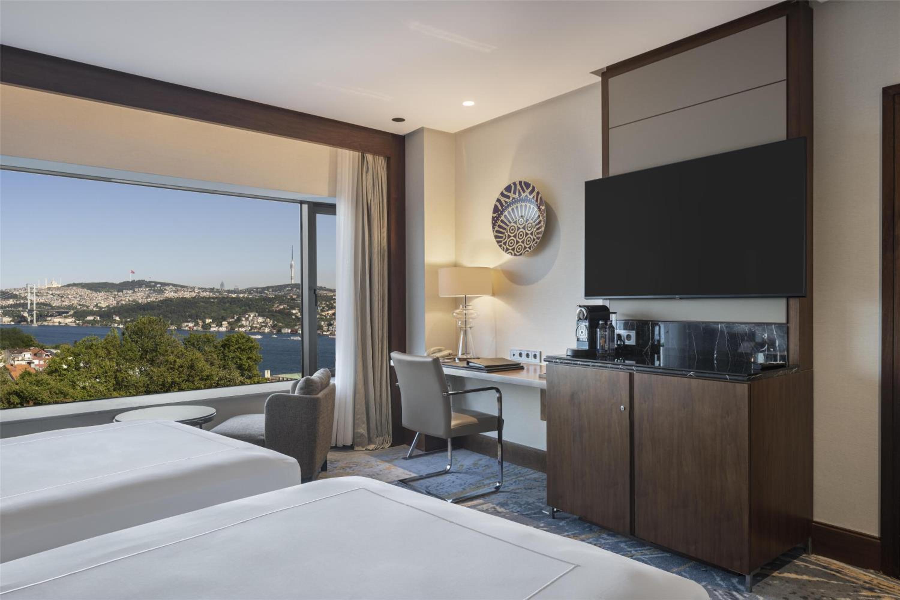 Two Bedroom Family Suite with Bosphorus View, Lounge Access