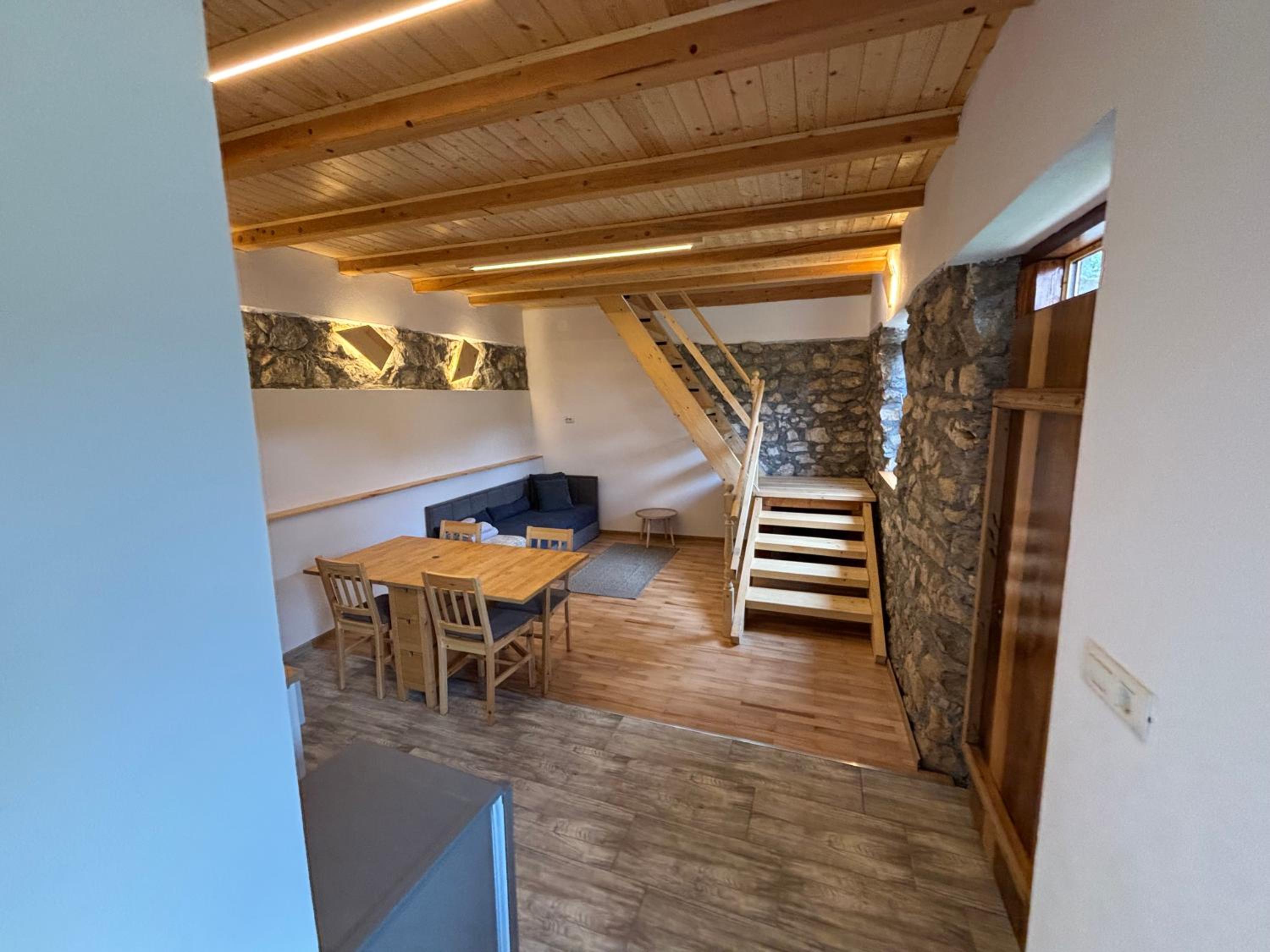 One-Bedroom House - Photo 37