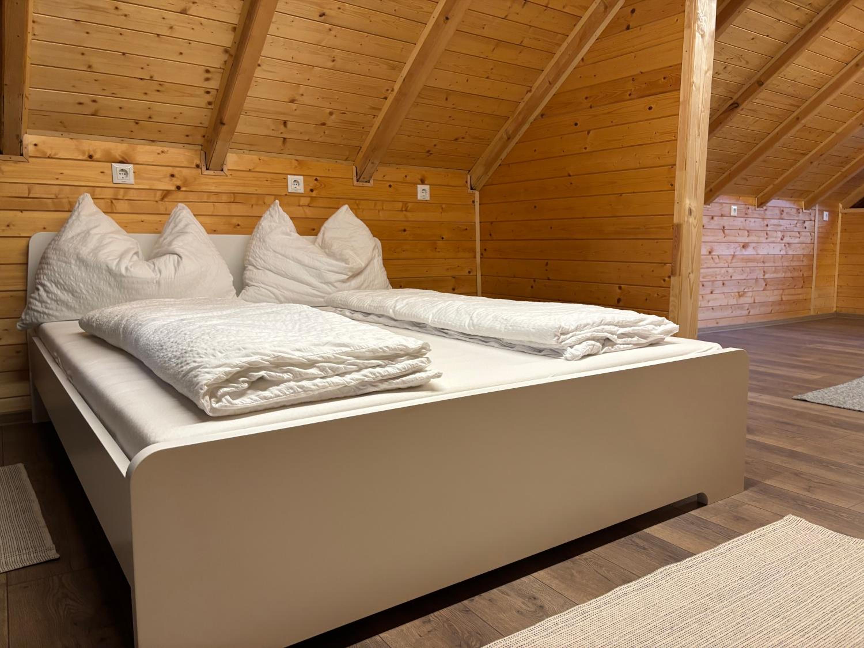 One-Bedroom House - Photo 43