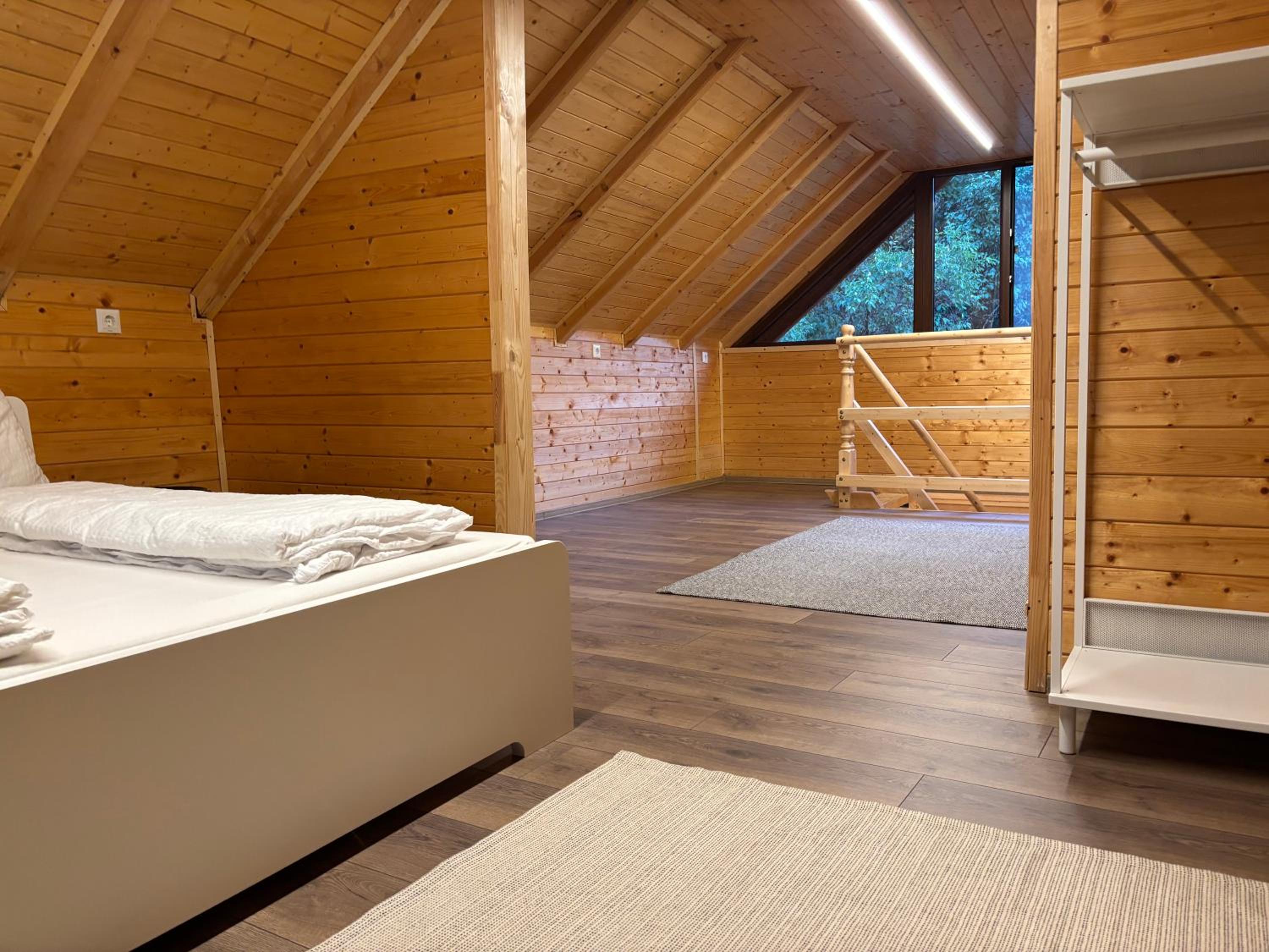 One-Bedroom House - Photo 19