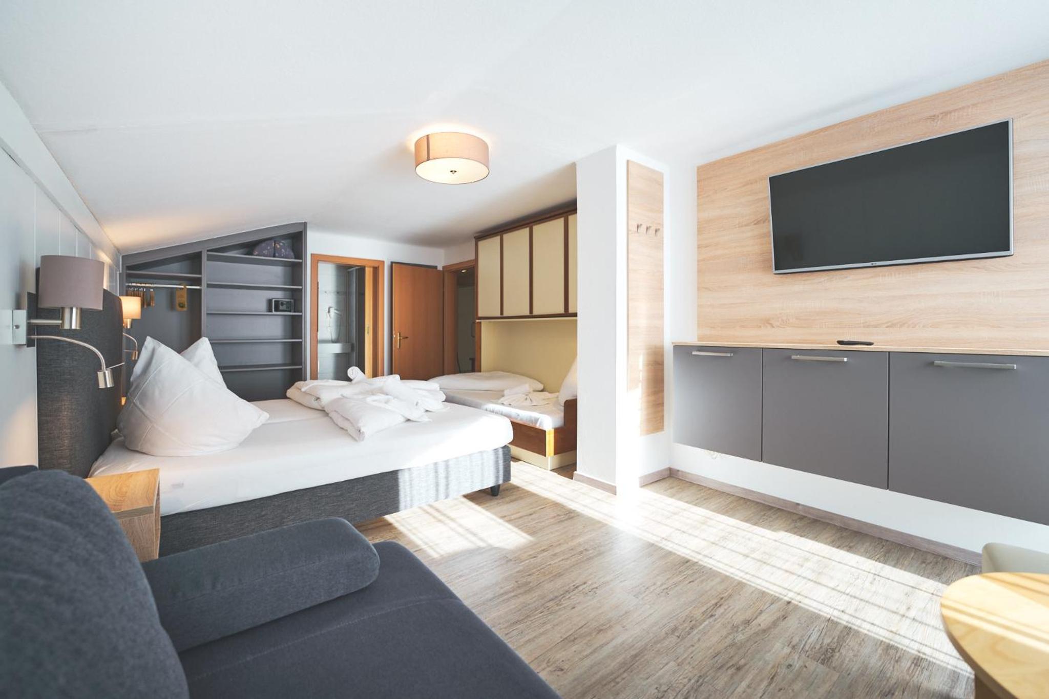 Classic Quadruple Room photo 2