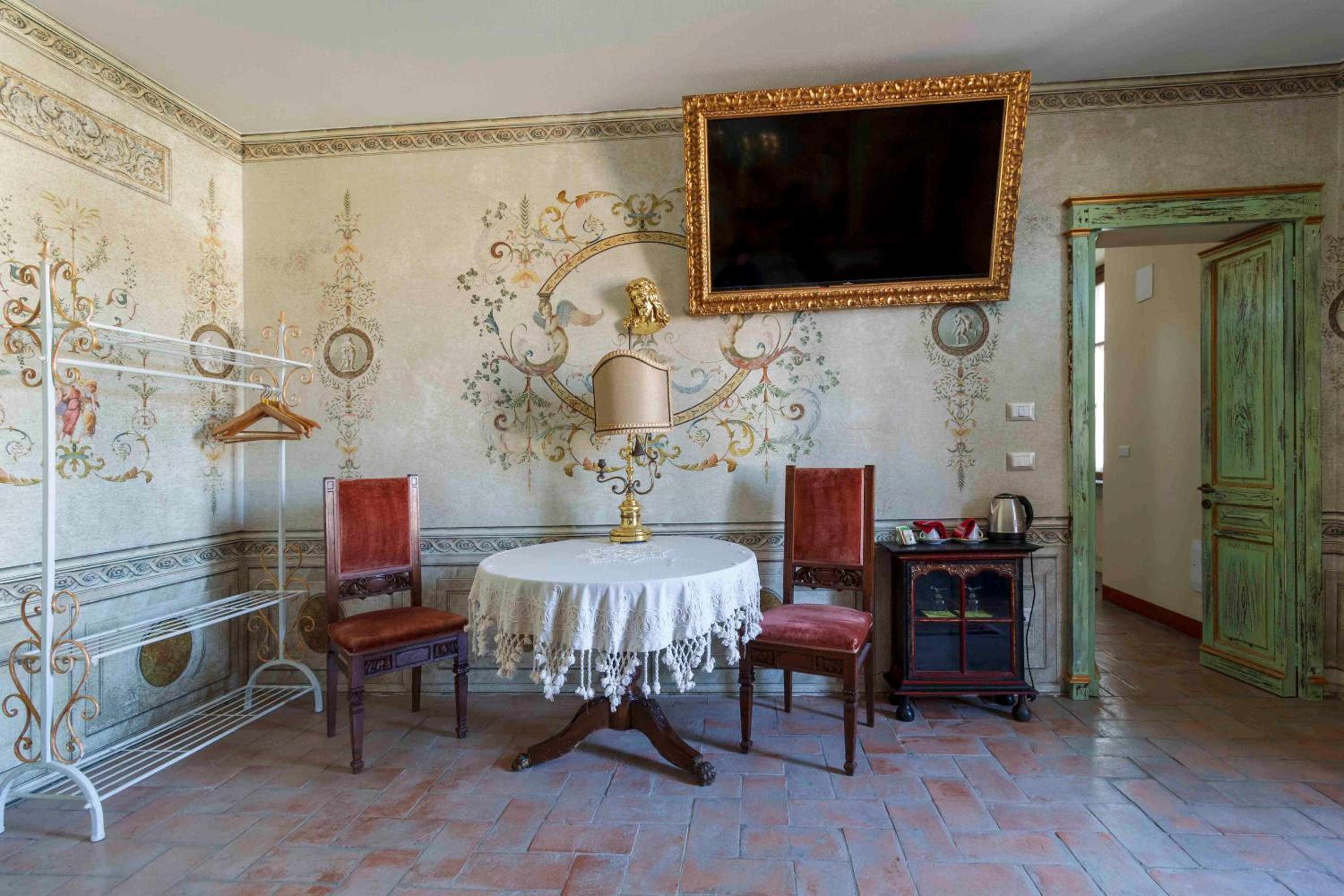 Superior King Room photo 2