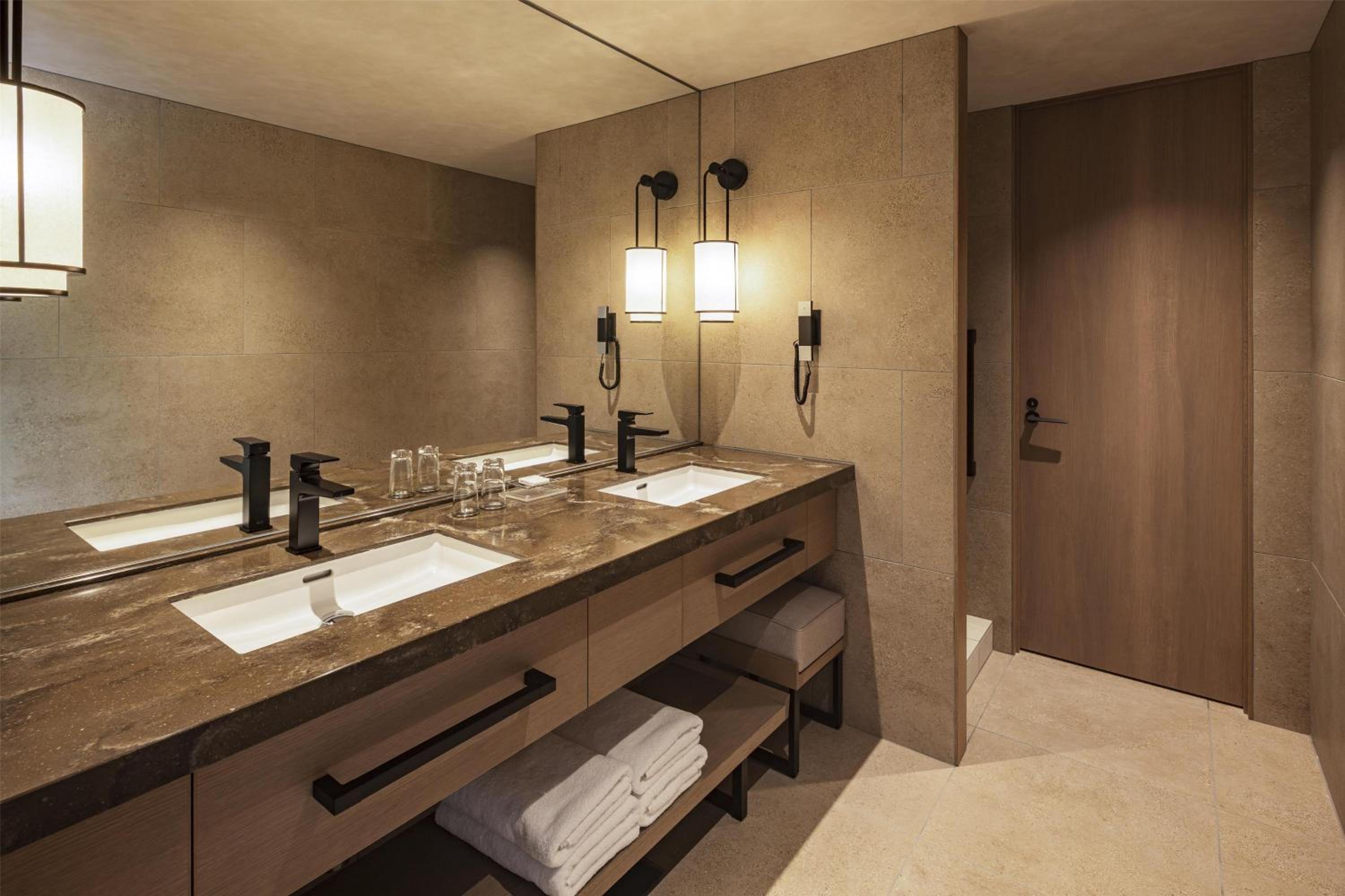 Club Premier King Room - Photo 2