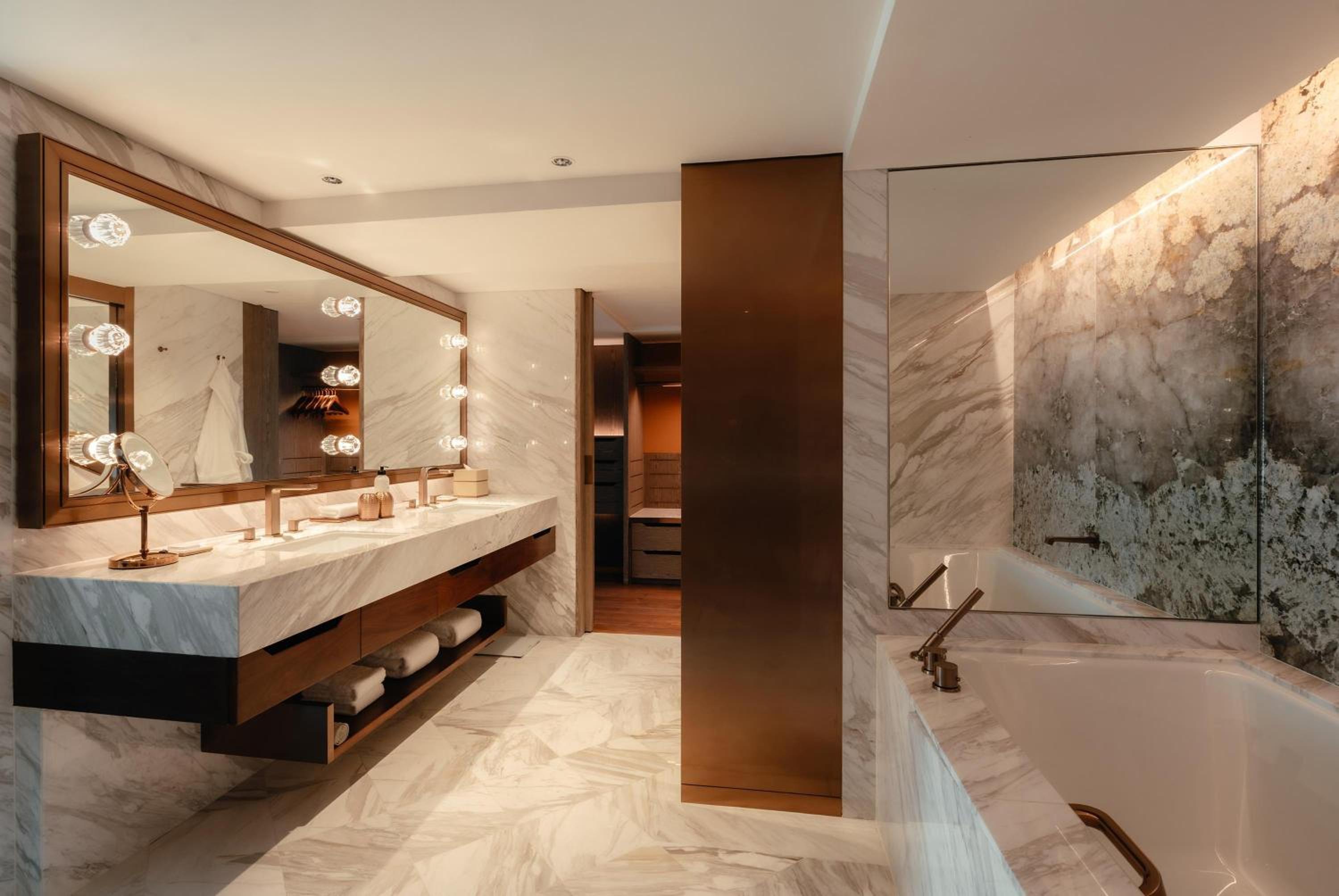 Grand Executive Suite photo 1