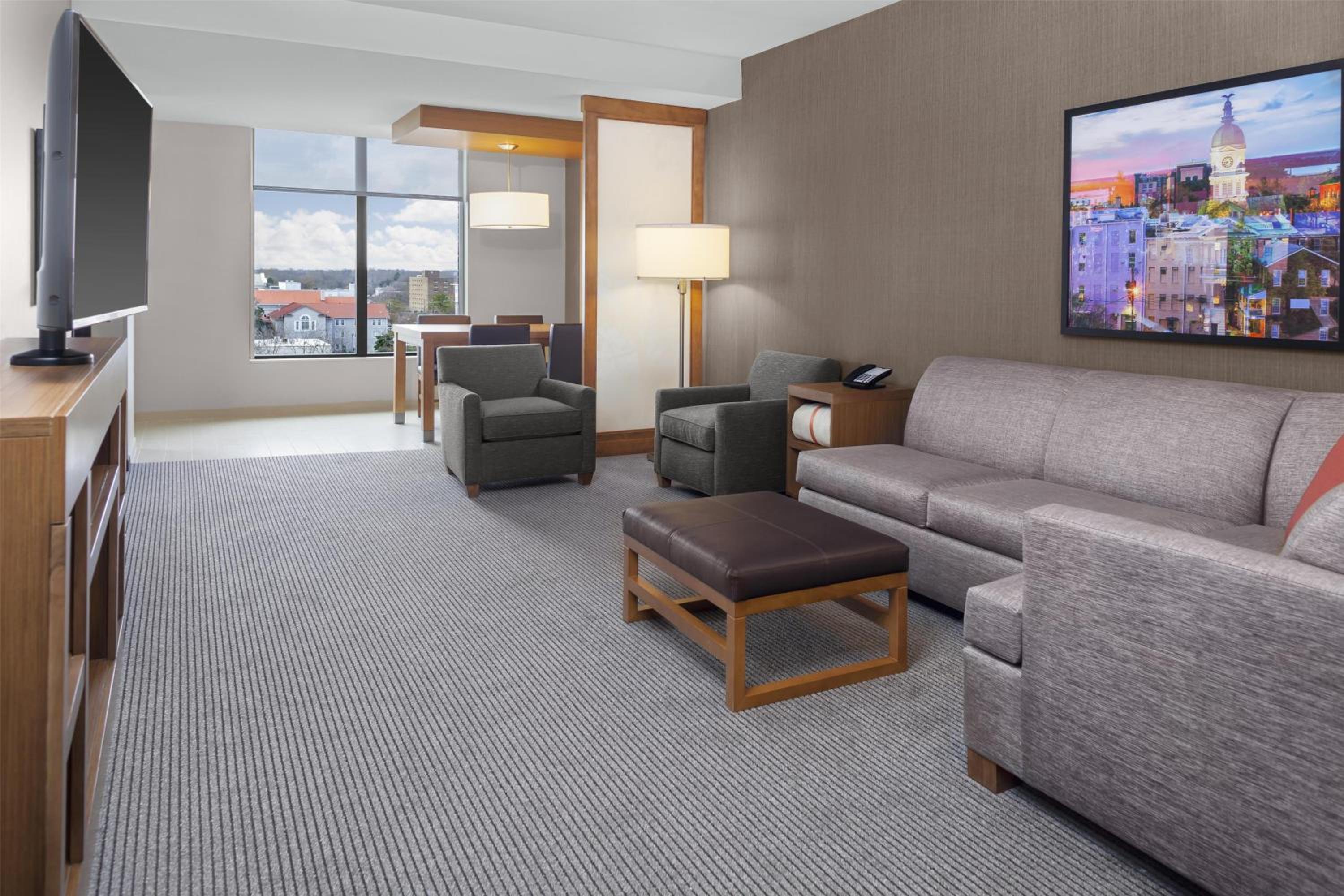 One-Bedroom King Suite with Accessible Shower - Disability Access - Photo 1