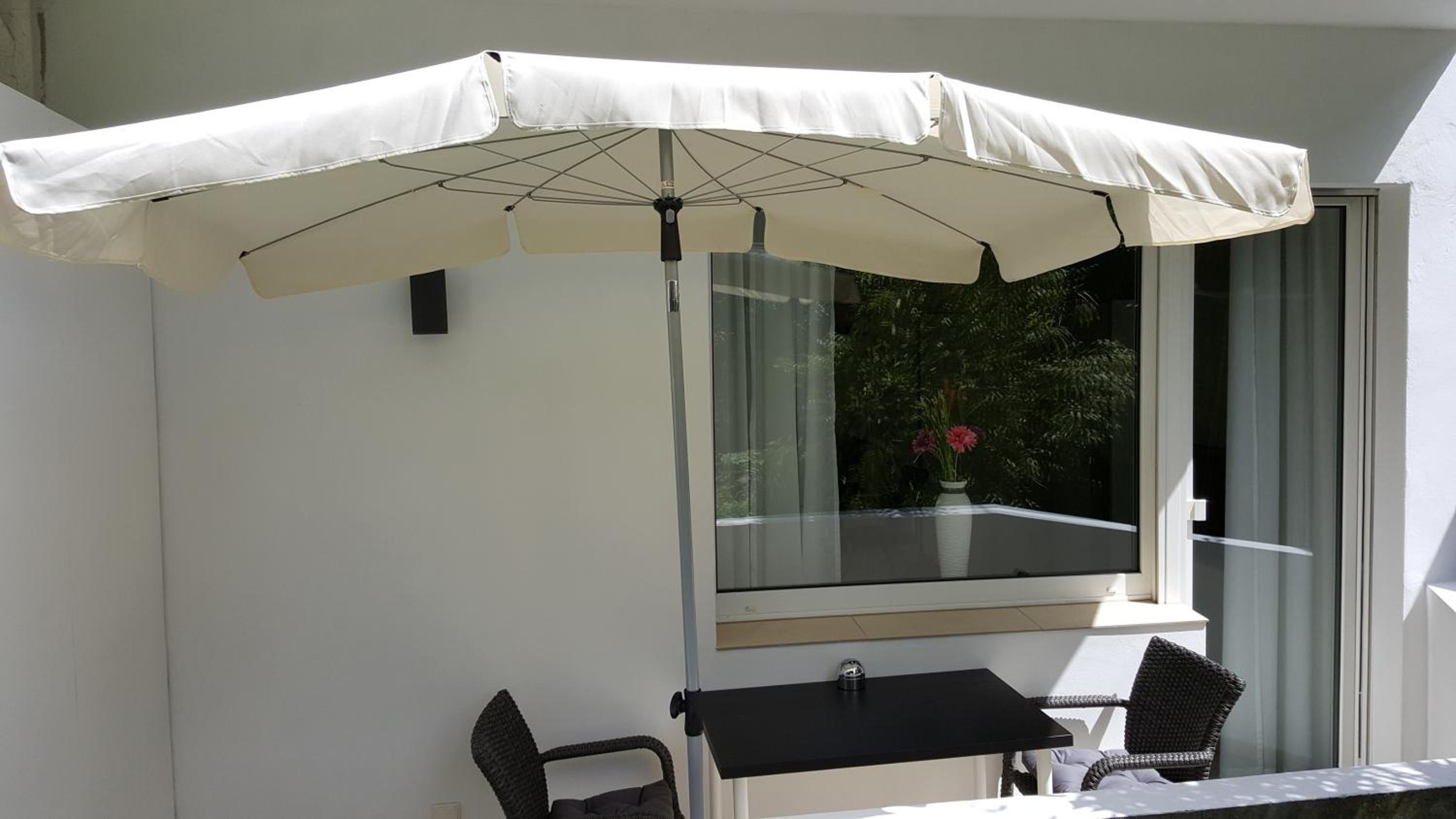 Apartment with Garden View - Photo 4