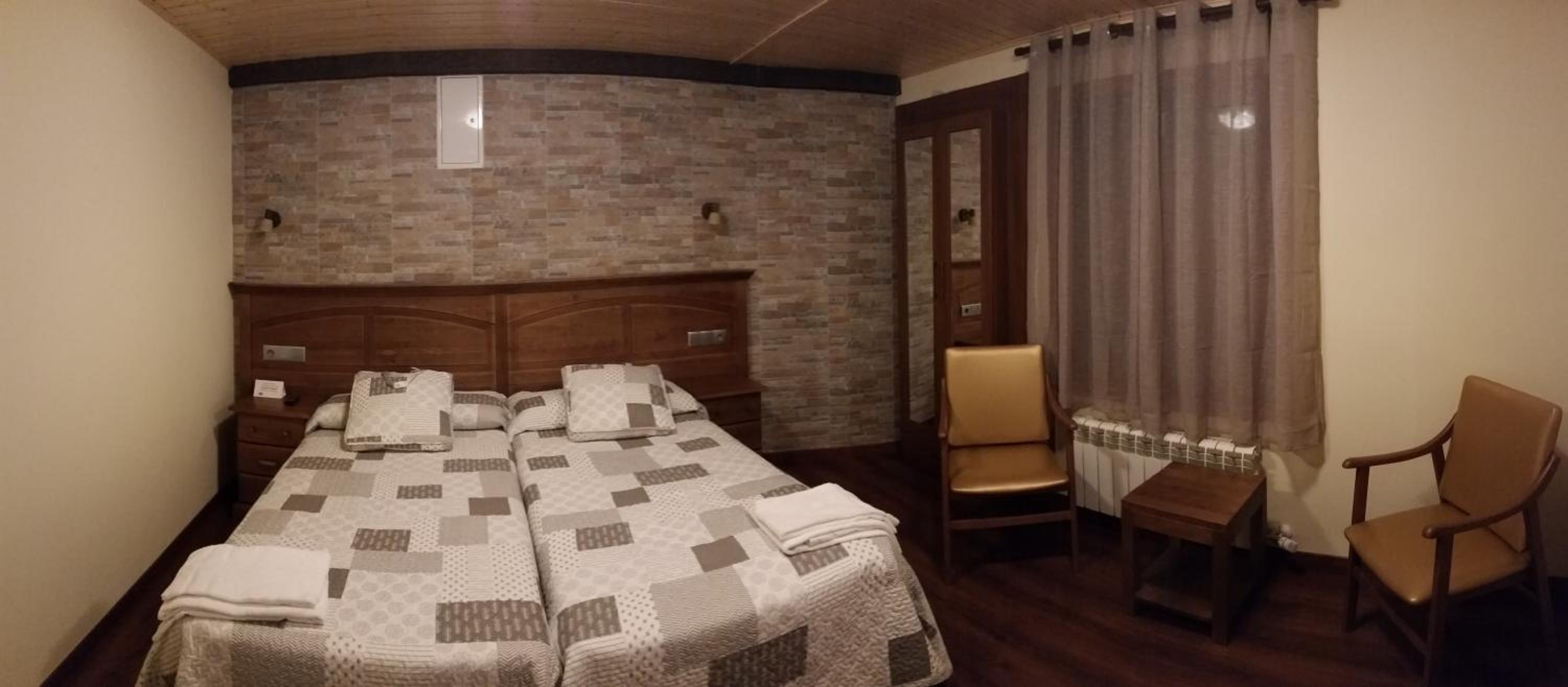Standard Double or Twin Room photo 3