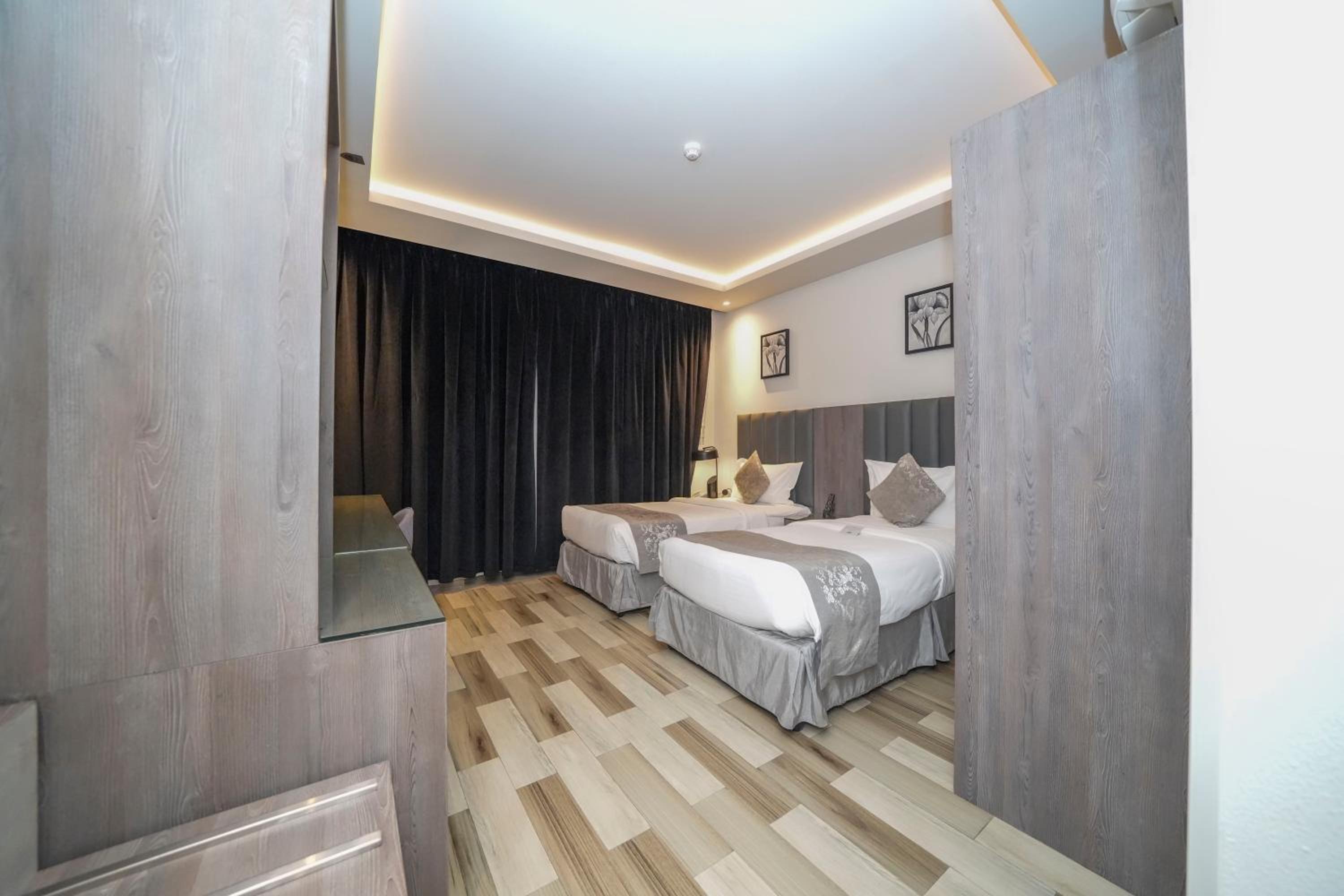 Deluxe Twin Room photo 3