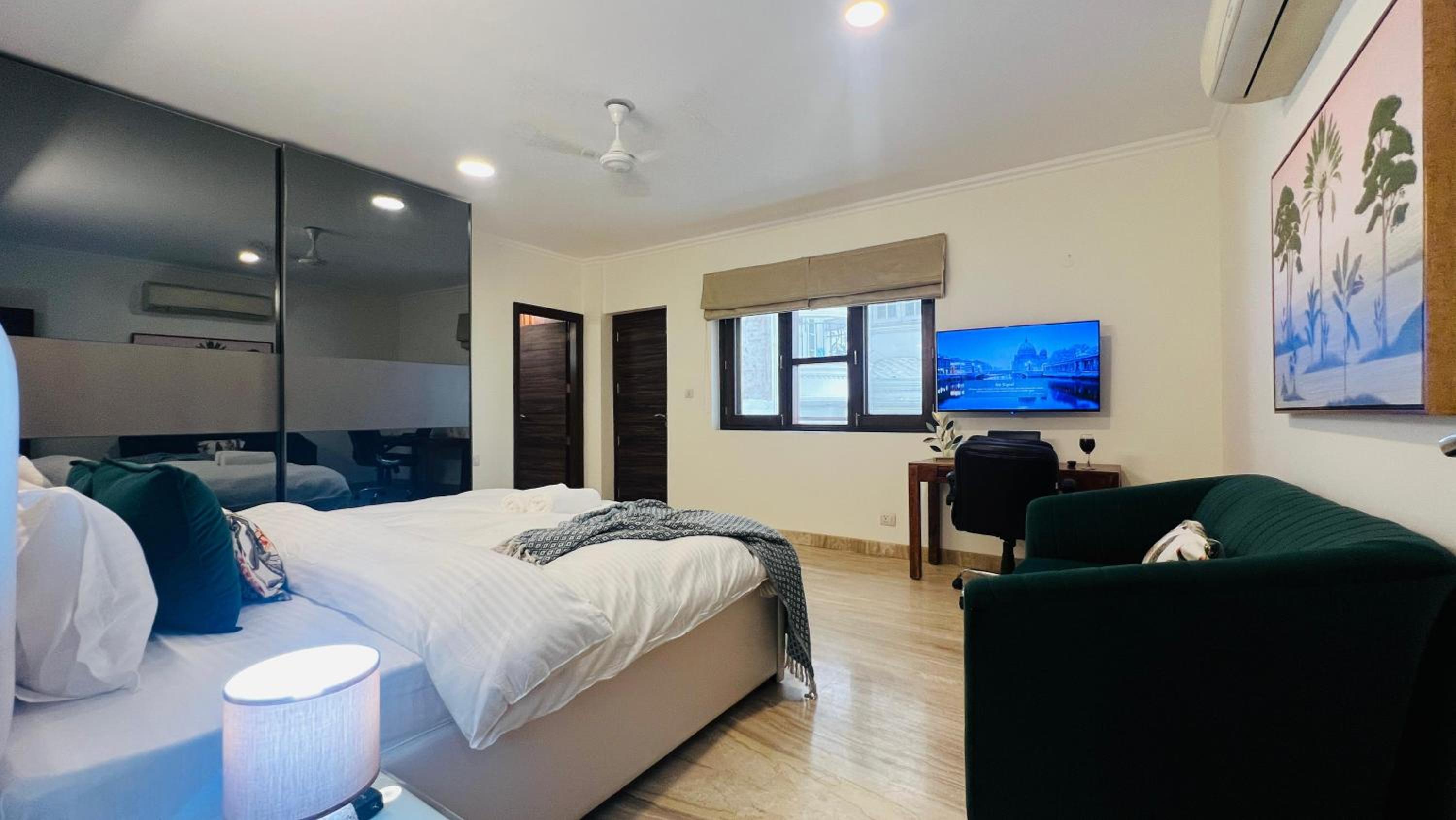 Premier Four-Bedroom Apartment - Photo 11