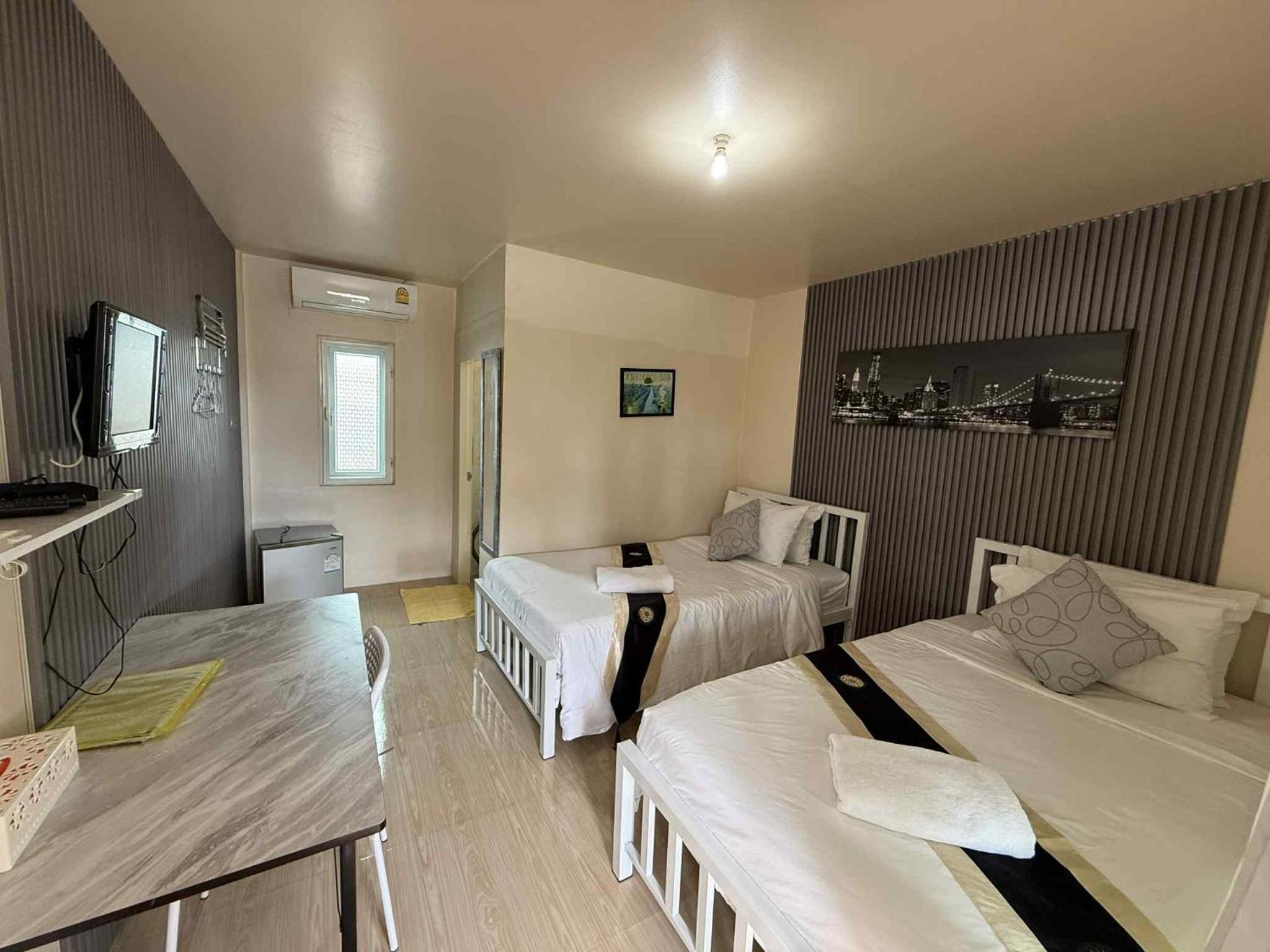 Standard Twin Room photo 2