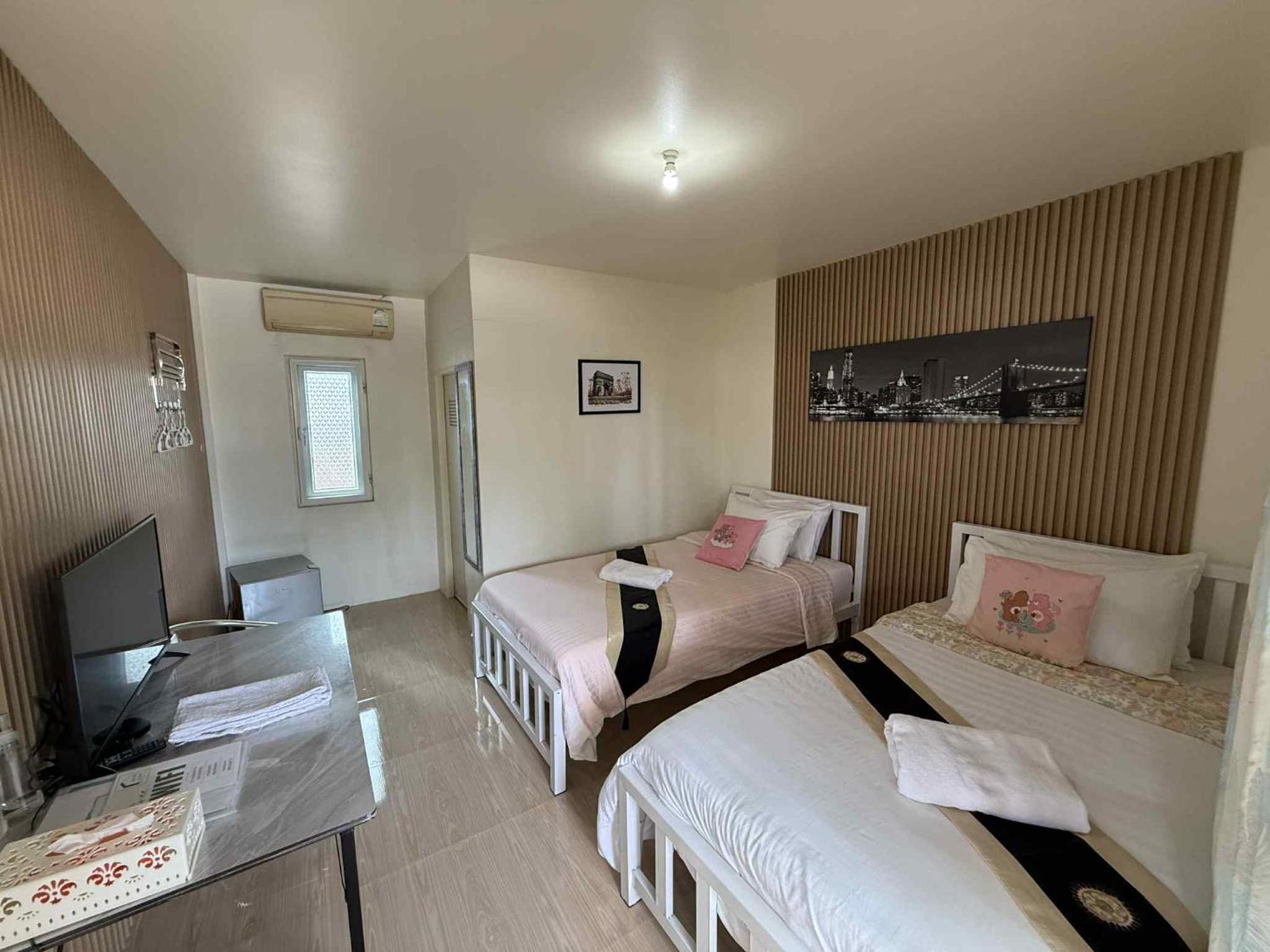 Standard Twin Room photo 3