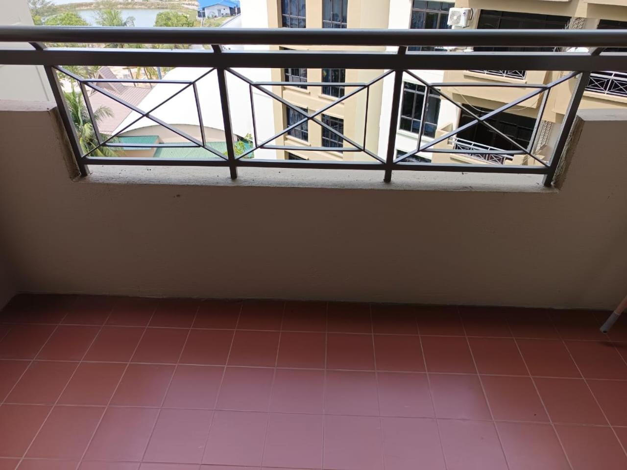 Apartment with Pool View  - Photo 10