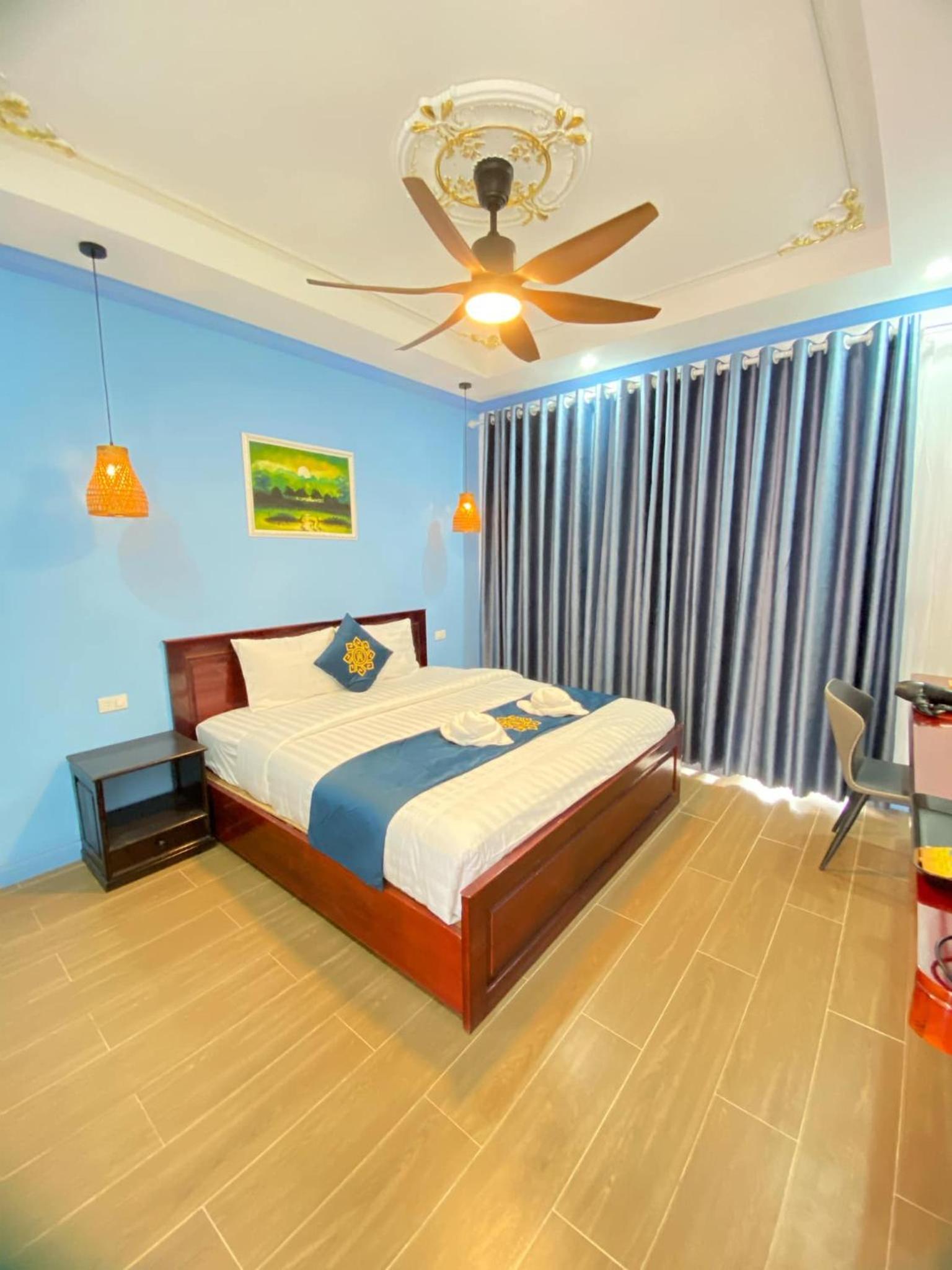 Double Room with Pool View - Photo 4