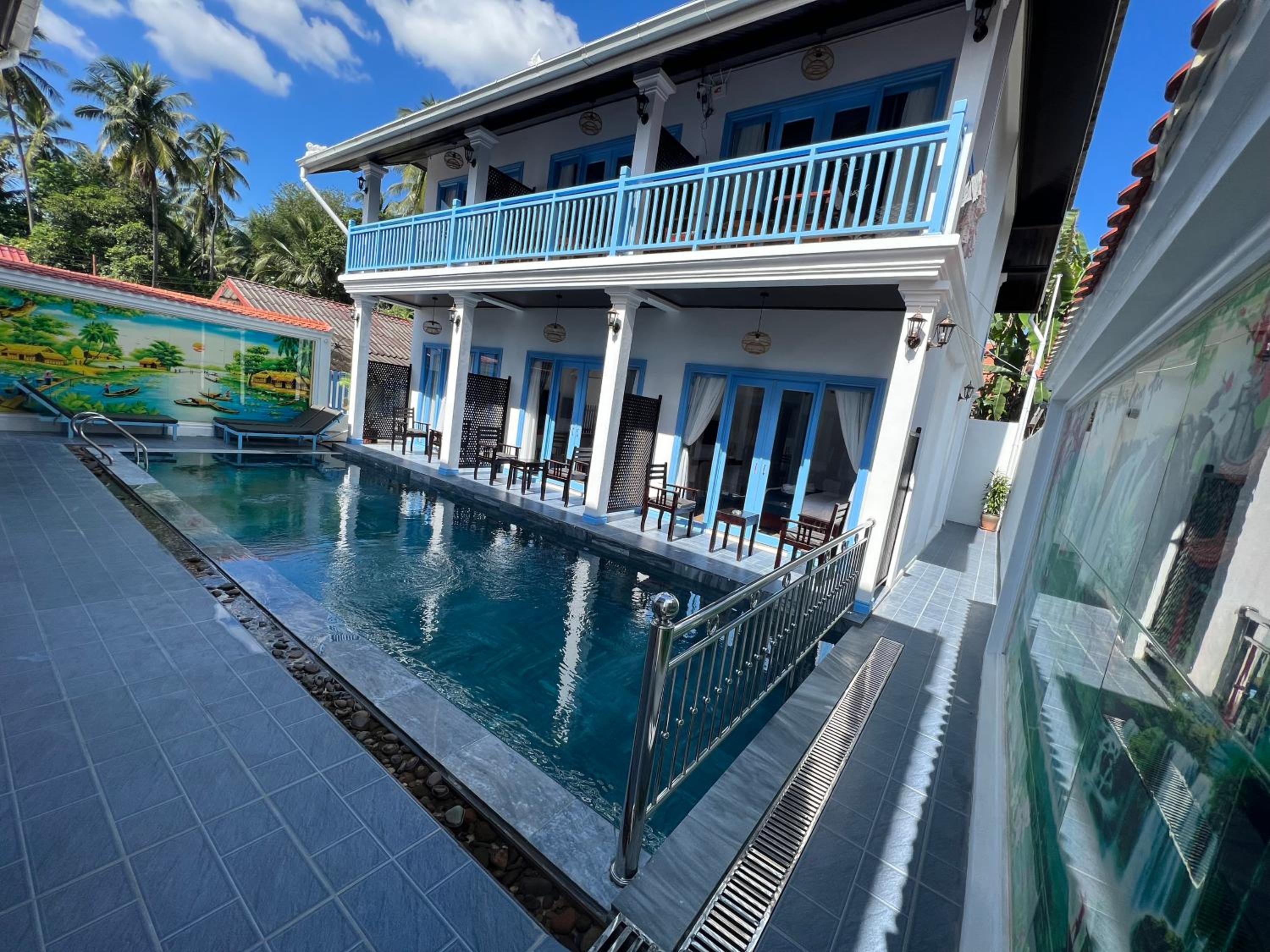 Double Room with Pool View - Photo 11