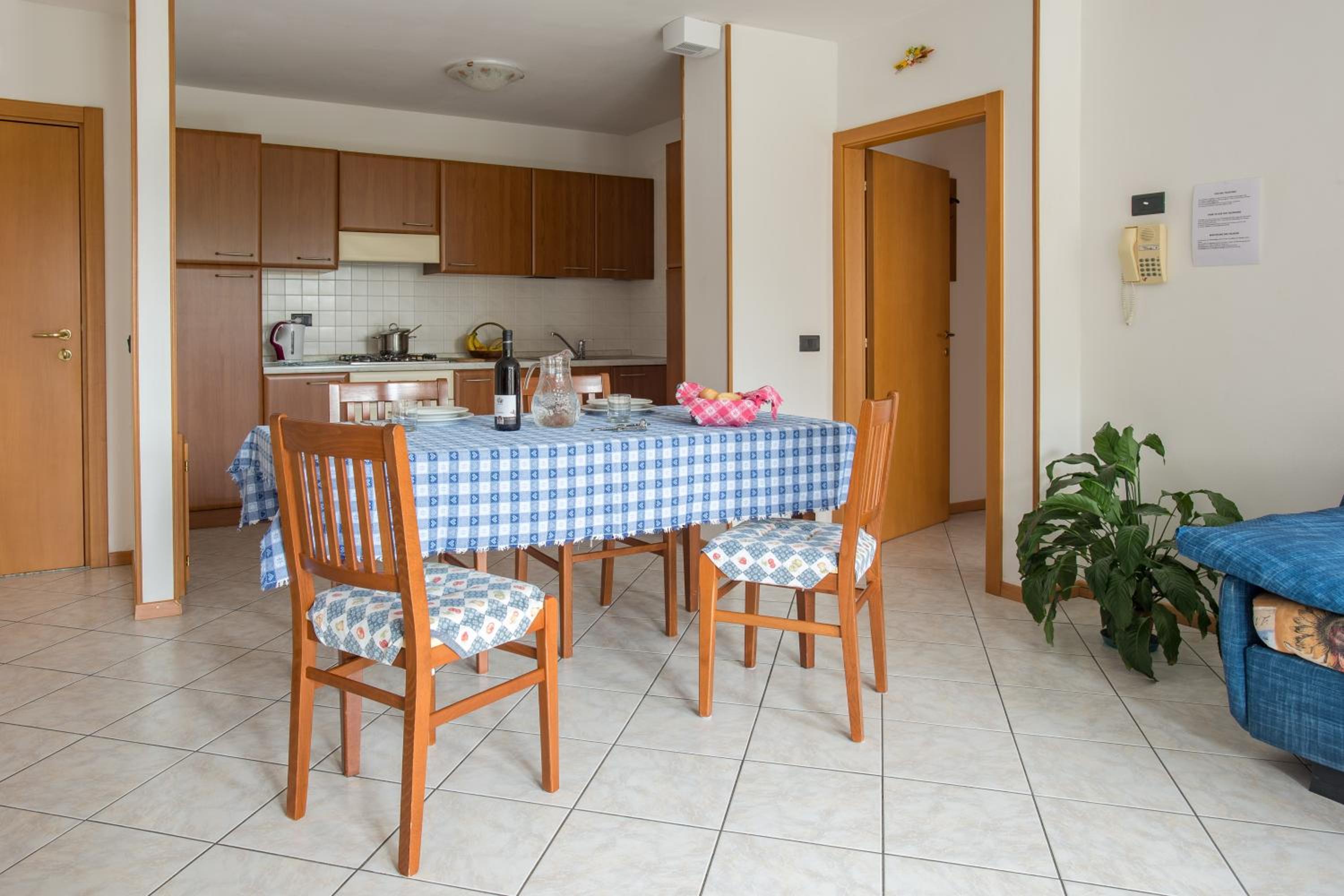 One-Bedroom Apartment photo 3