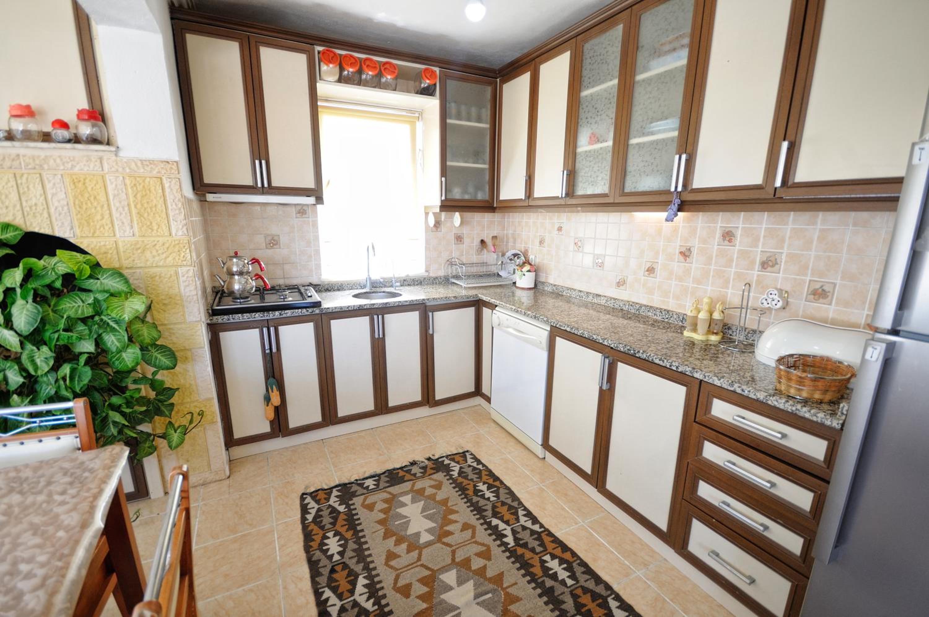 Two-Bedroom Apartment with Sea View - Photo 9