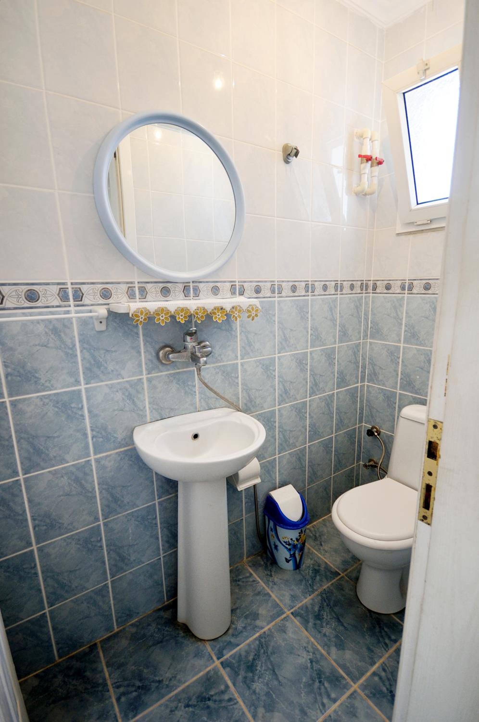 Two-Bedroom Apartment with Sea View - Photo 2