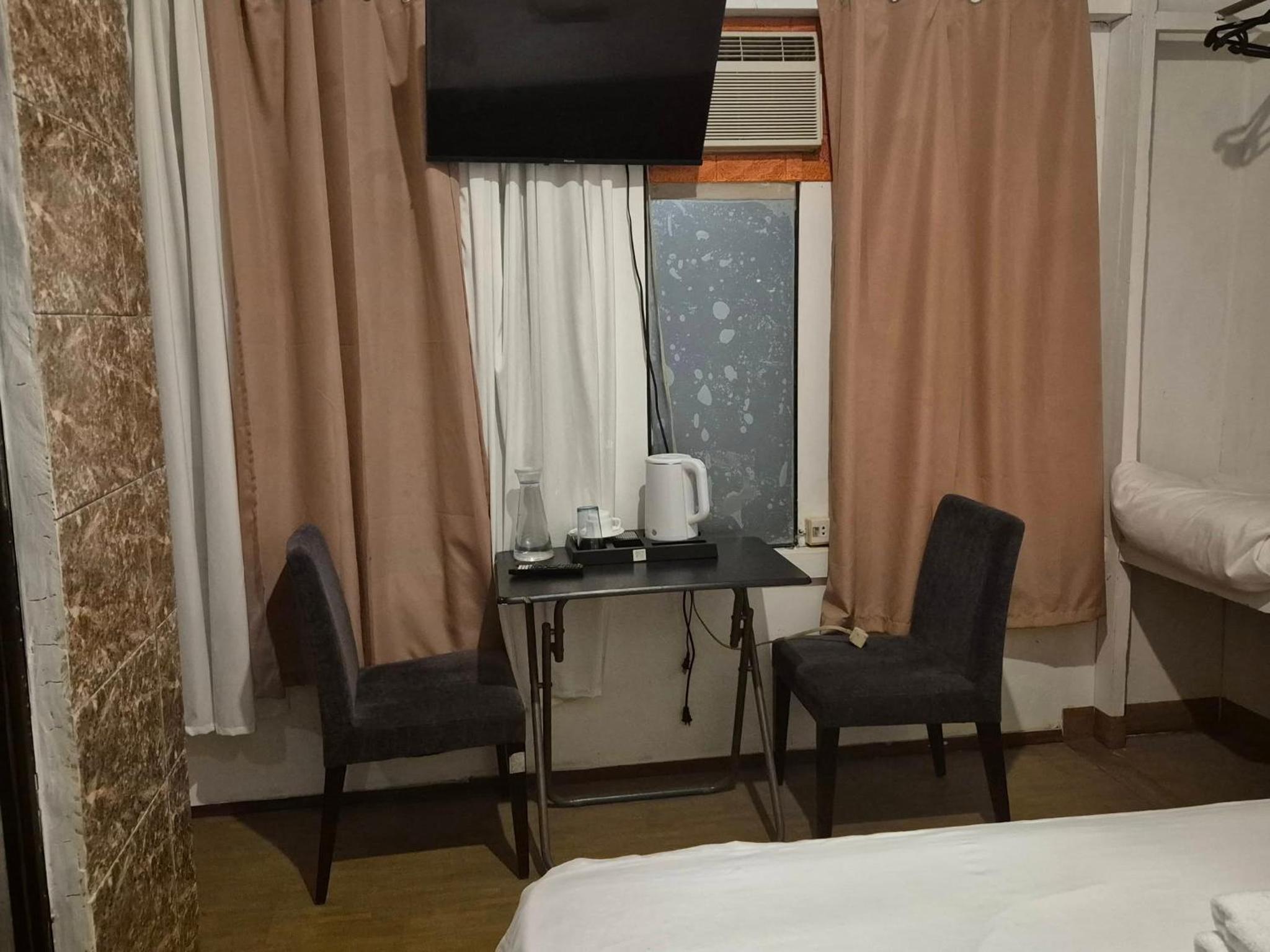 Deluxe Family Room photo 1