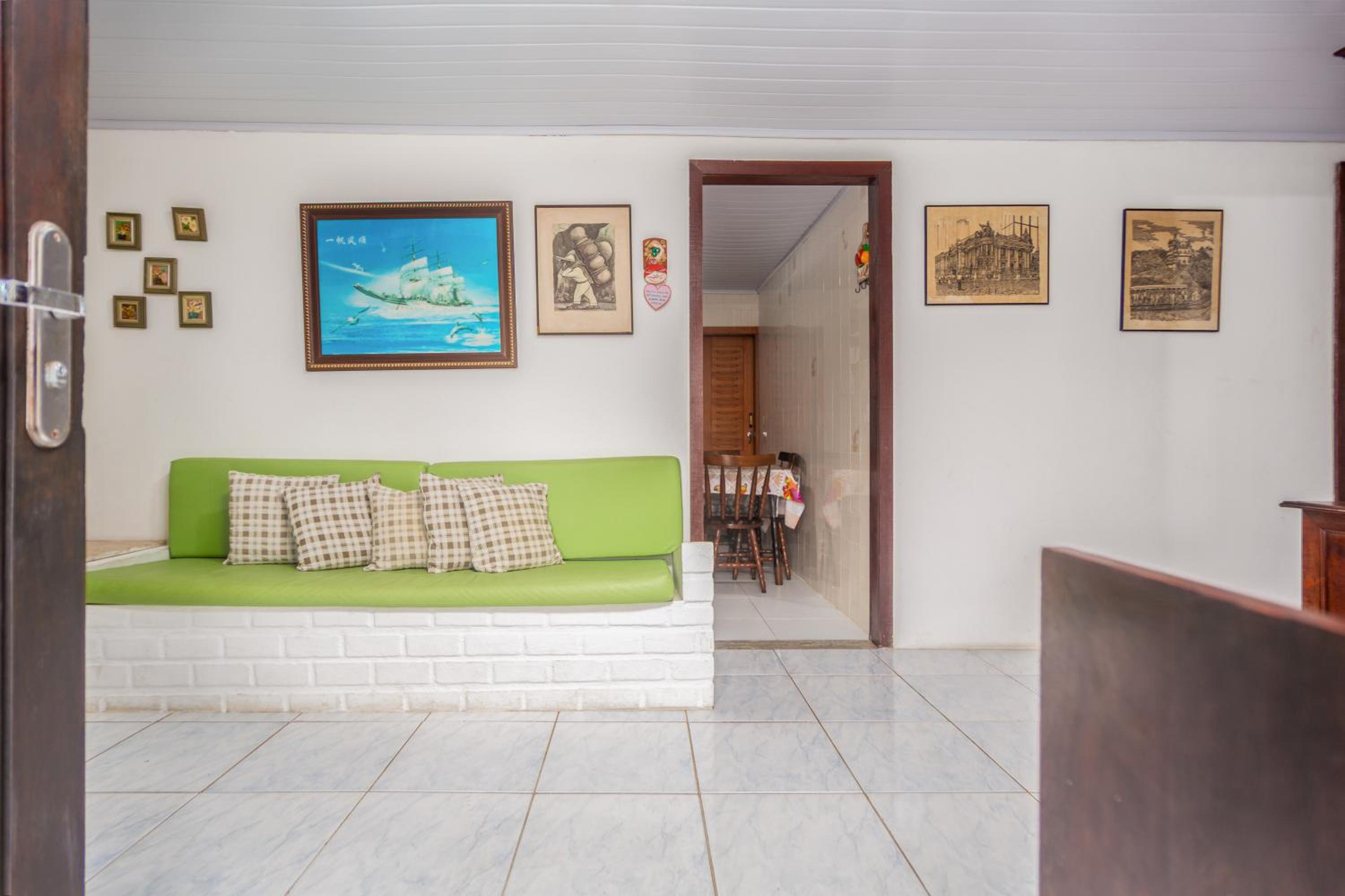 Three-Bedroom House photo 3