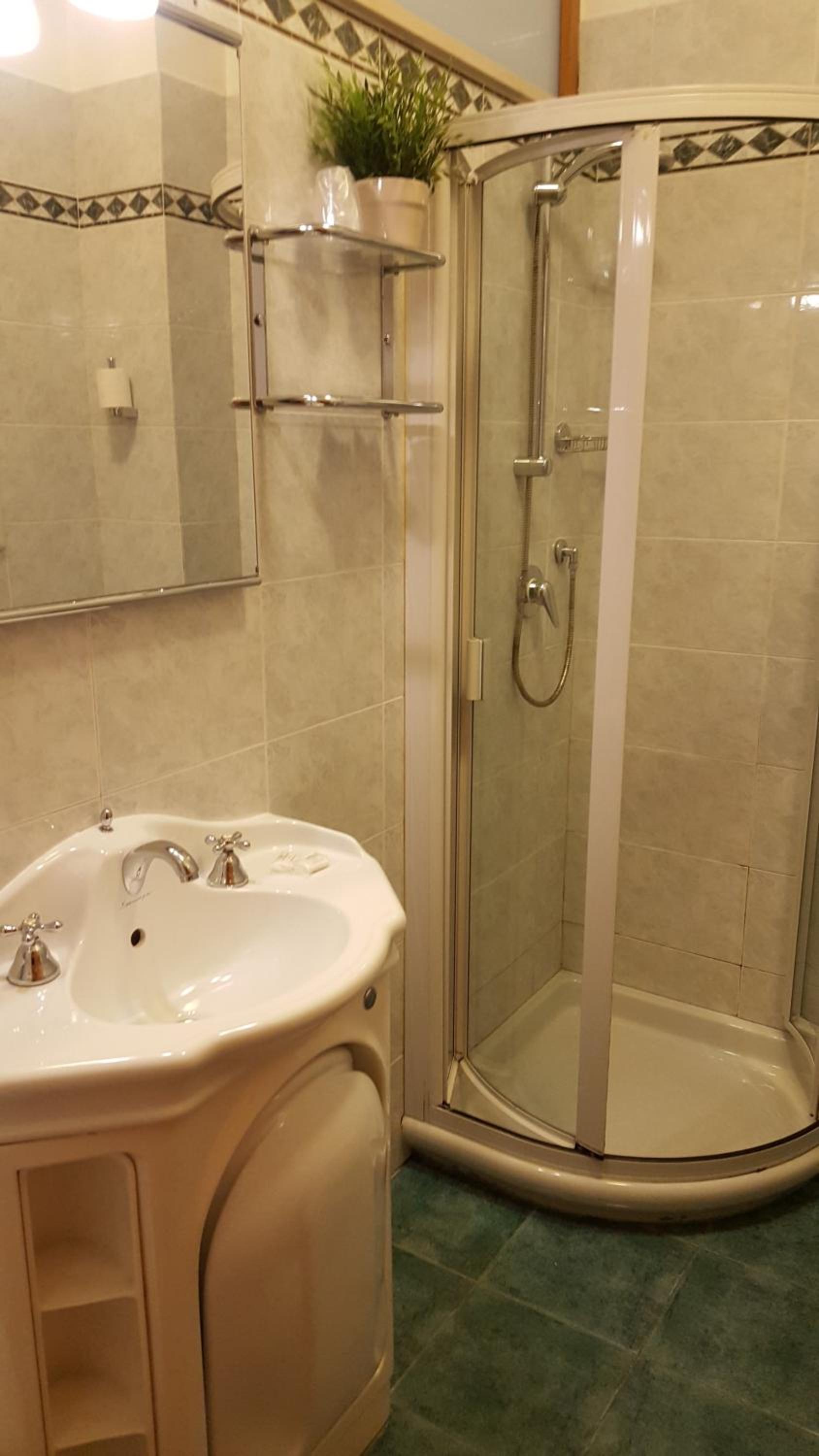 Double or Twin Room - Photo 4