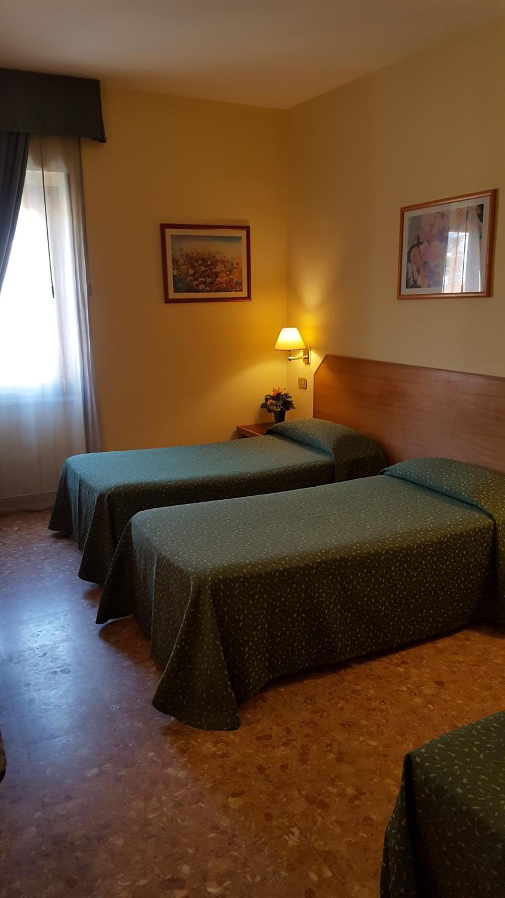 Double or Twin Room - Photo 2
