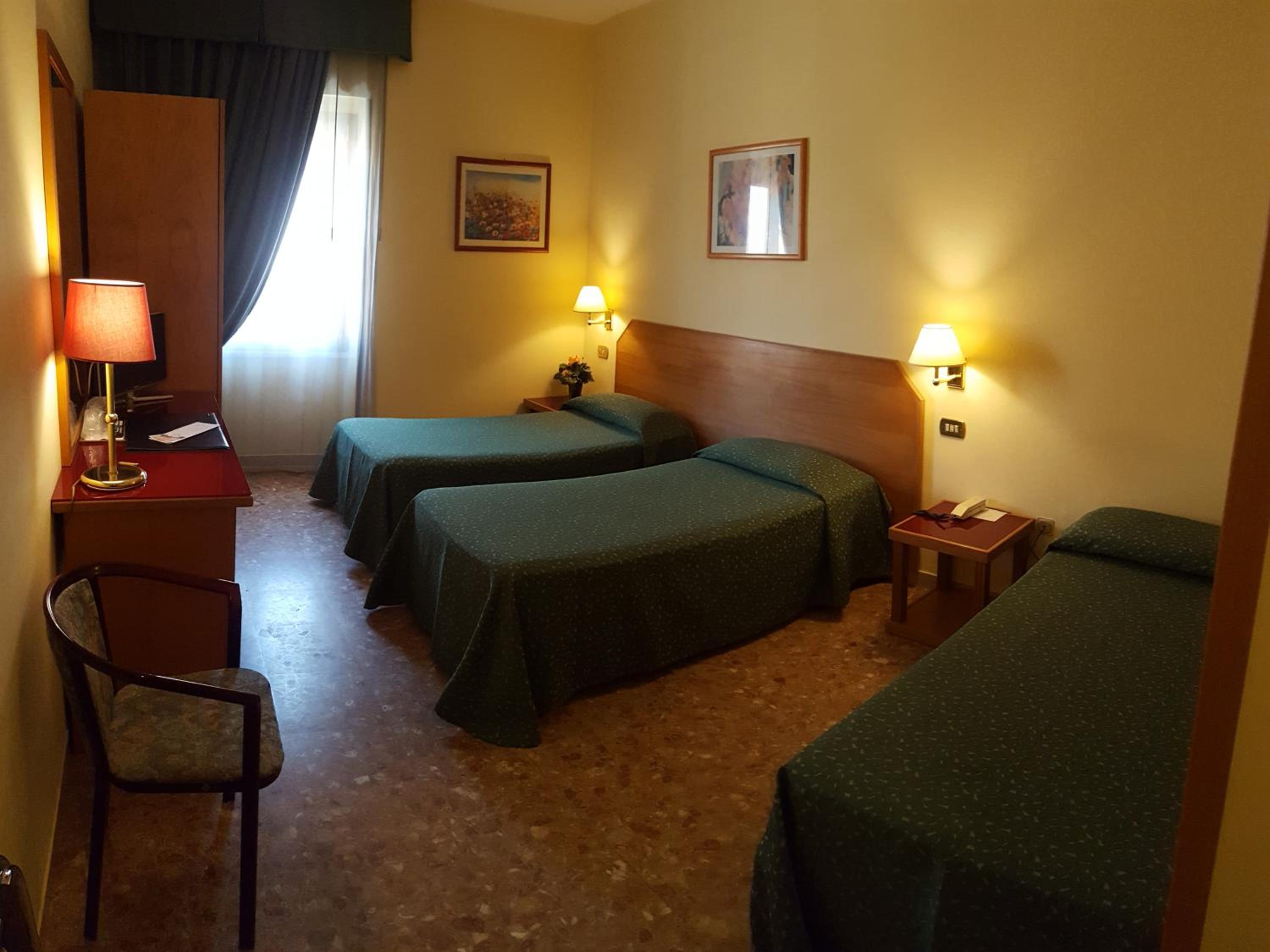 Triple Room - Photo 1