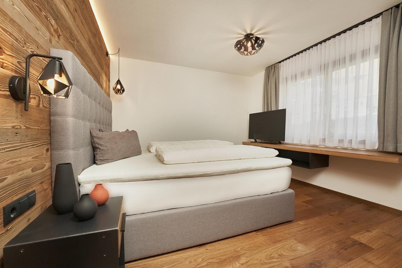 Two-Bedroom Deluxe Apartment with Balcony photo 2