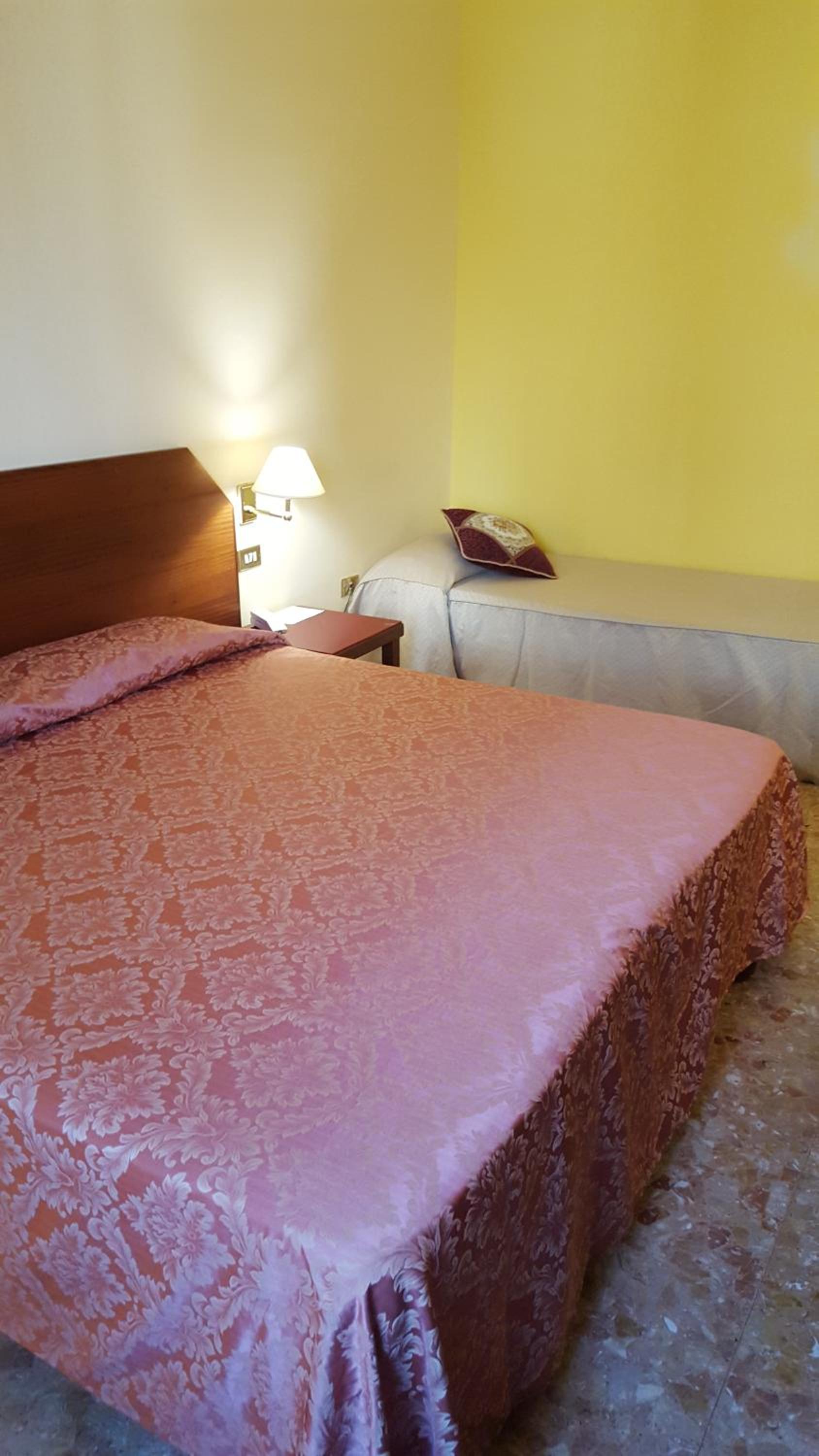 Triple Room - Photo 5