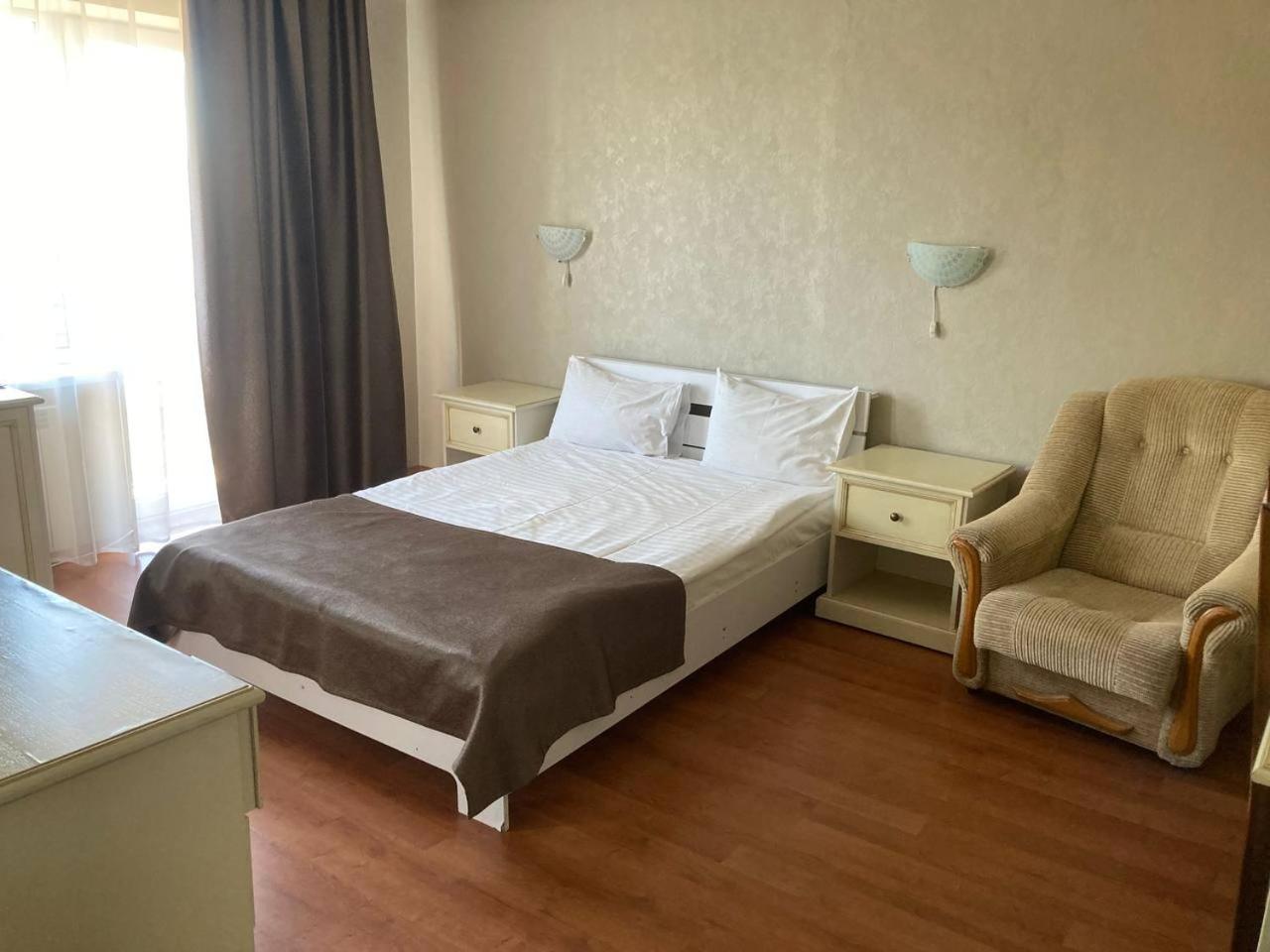 Large Double Room photo 2