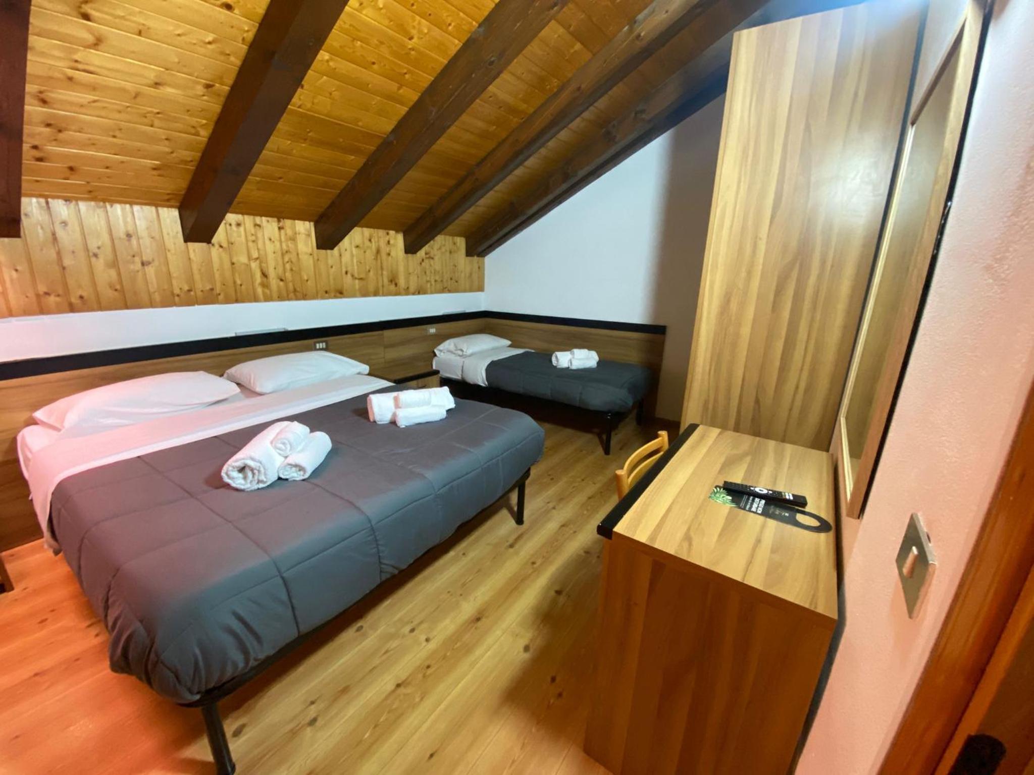 Economy Triple Room