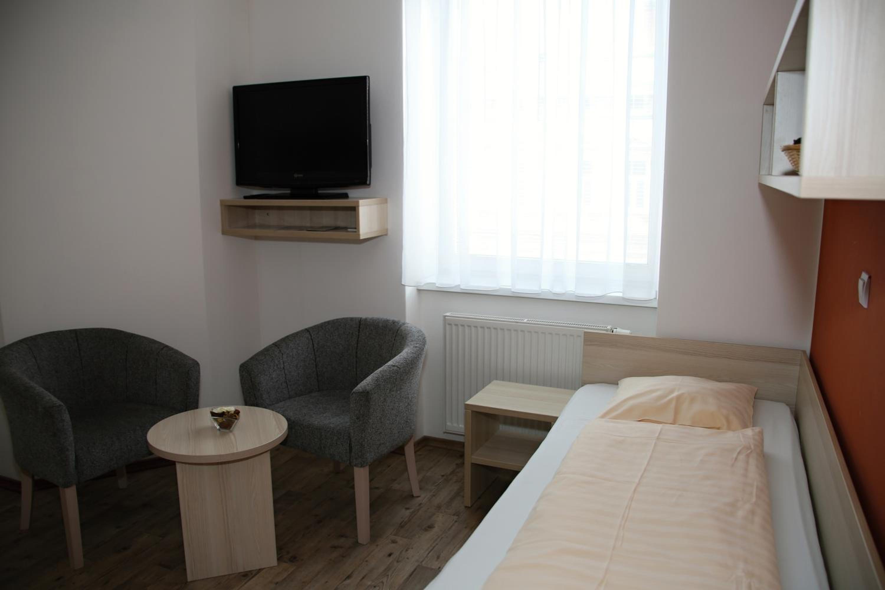 Single Room photo 2