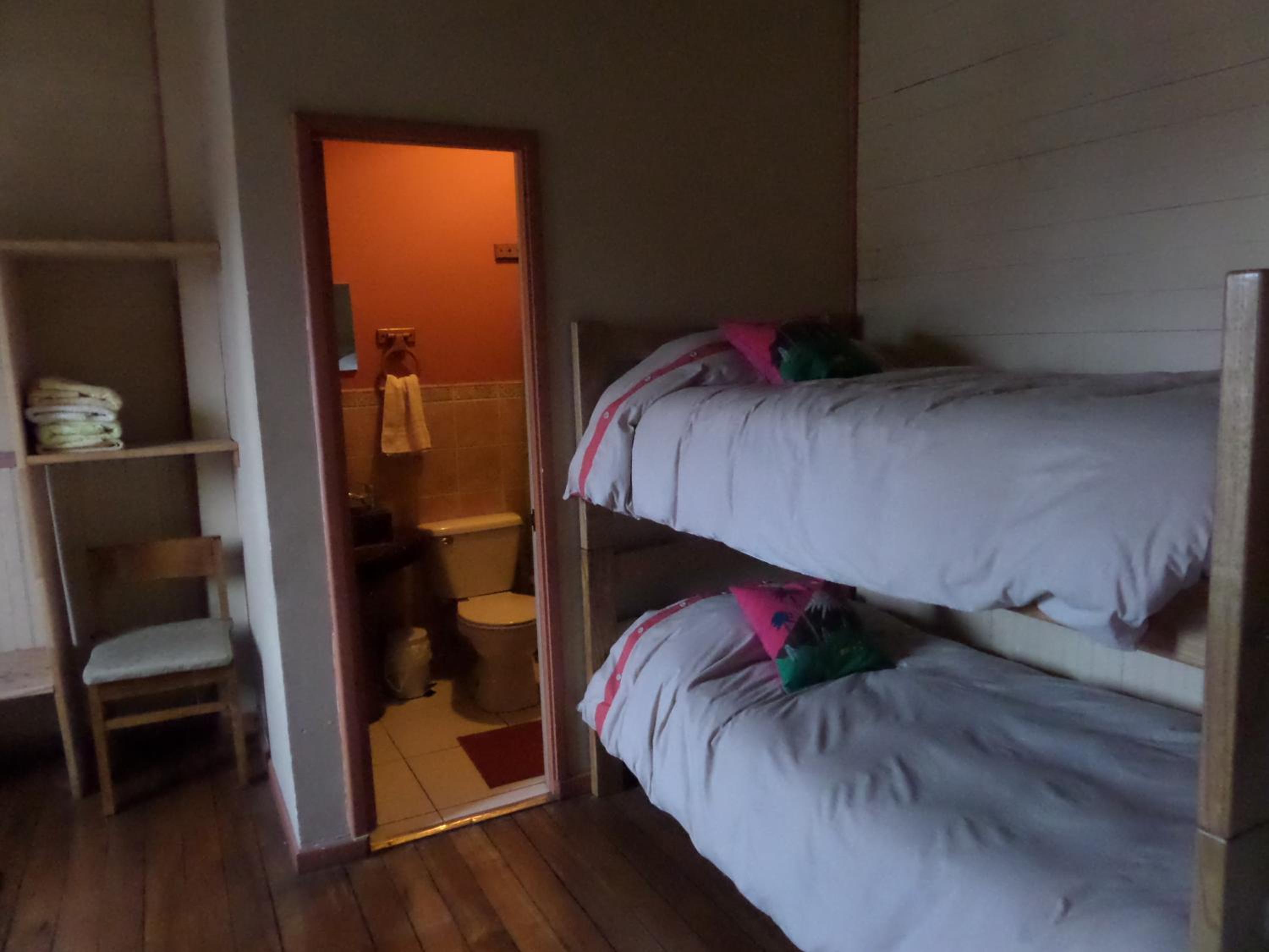 Quadruple Room with Private Bathroom photo 3