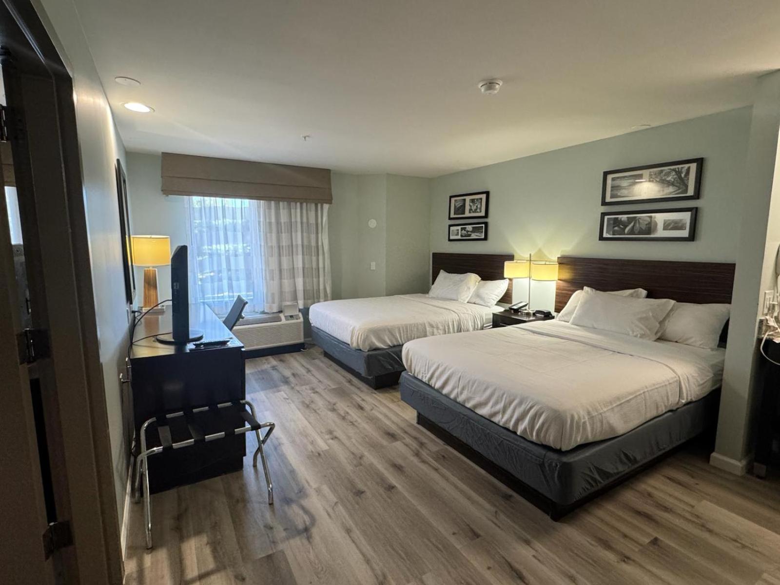 Suite with Two Queen Beds - Non-Smoking - Photo 3