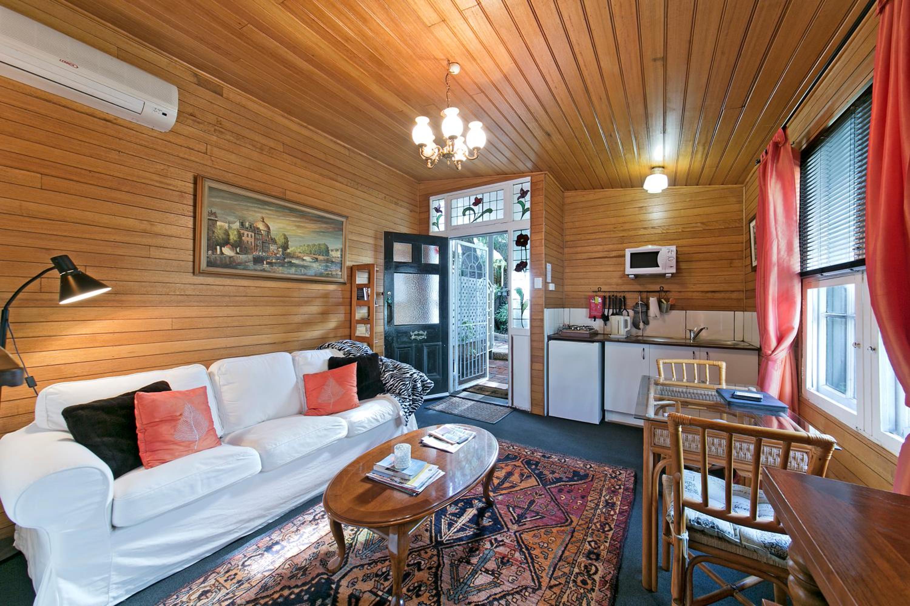 Studio with Spa Bath