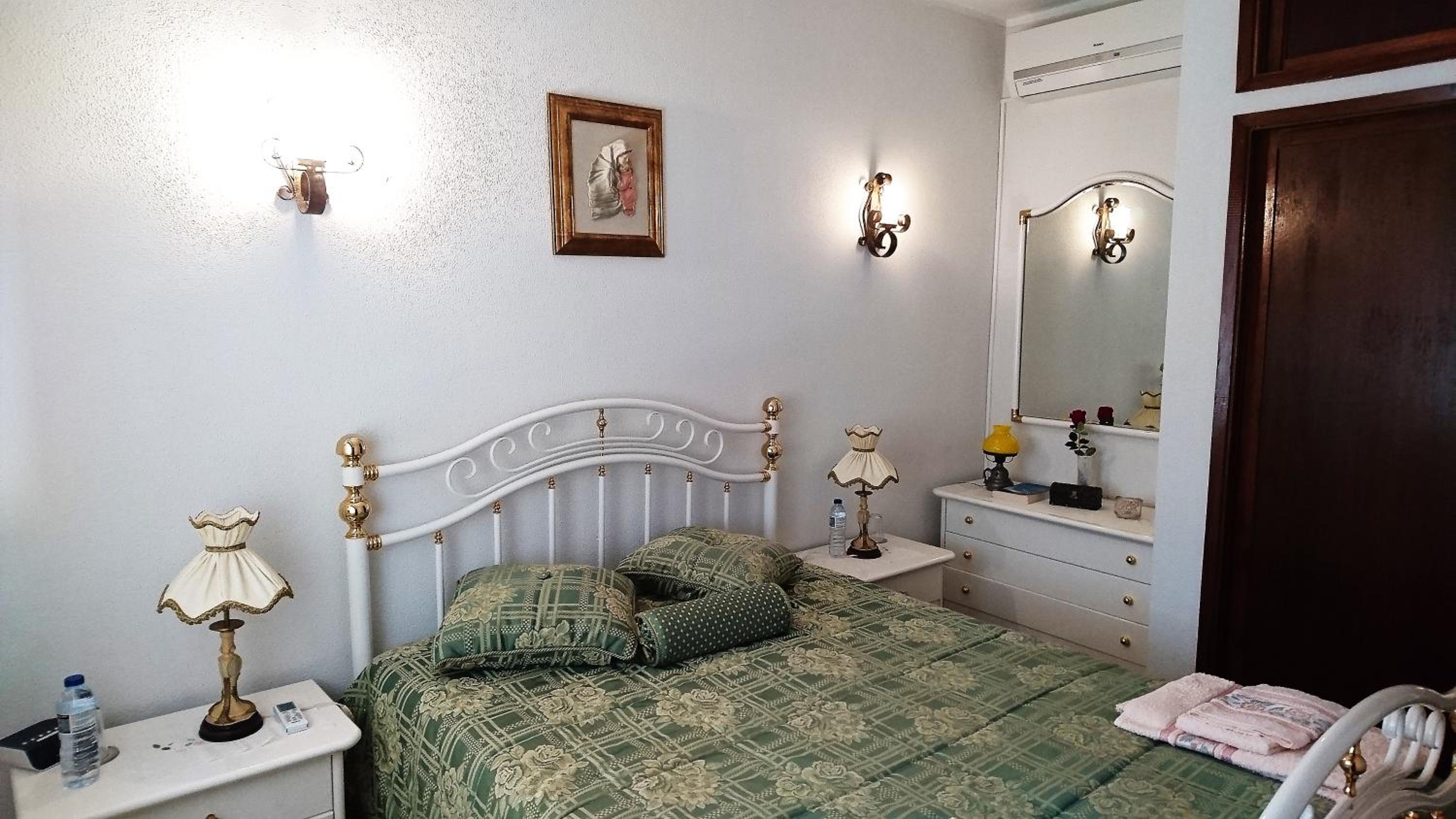 Two-Bedroom House - Photo 14