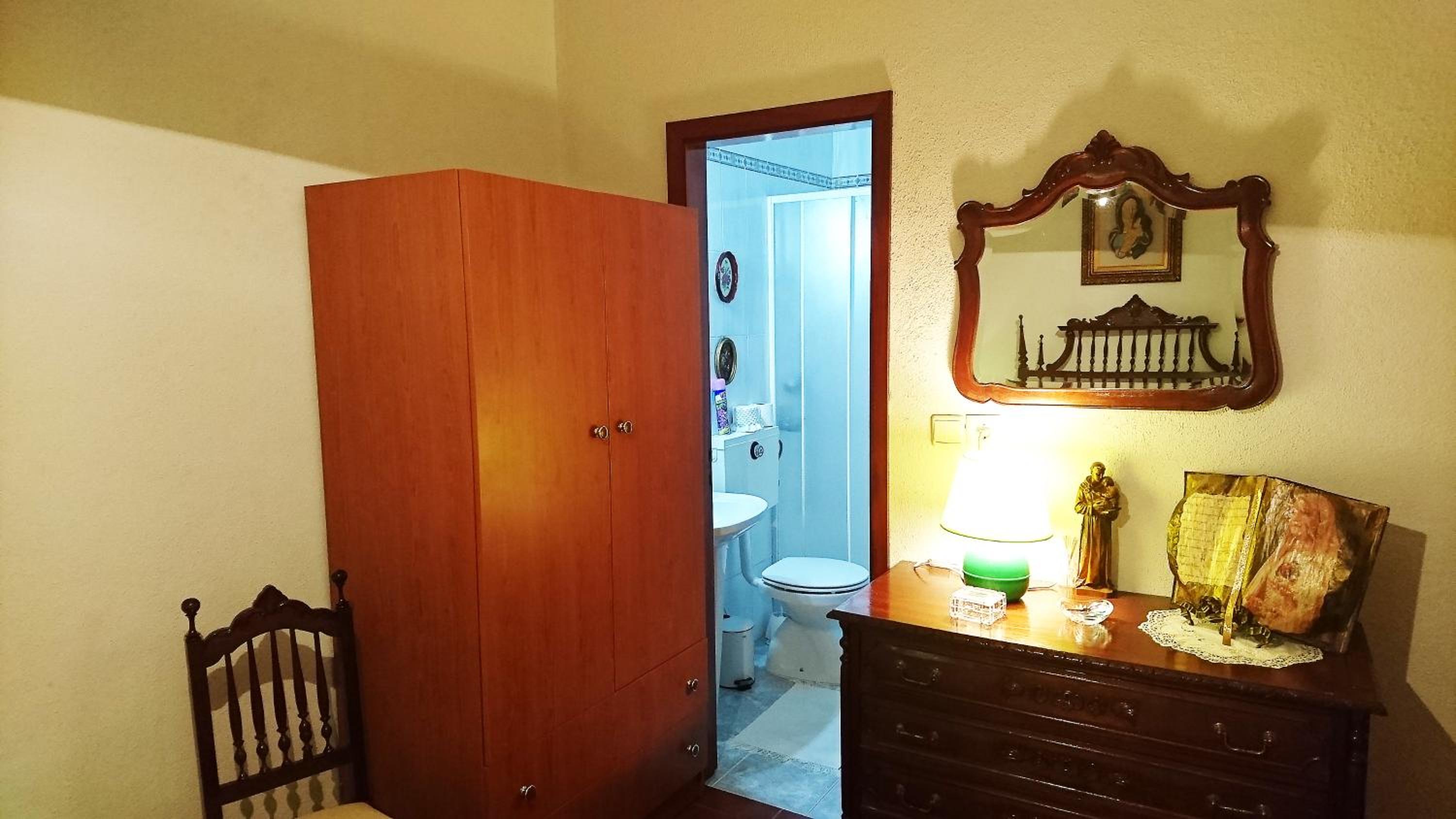 Two-Bedroom House - Photo 11