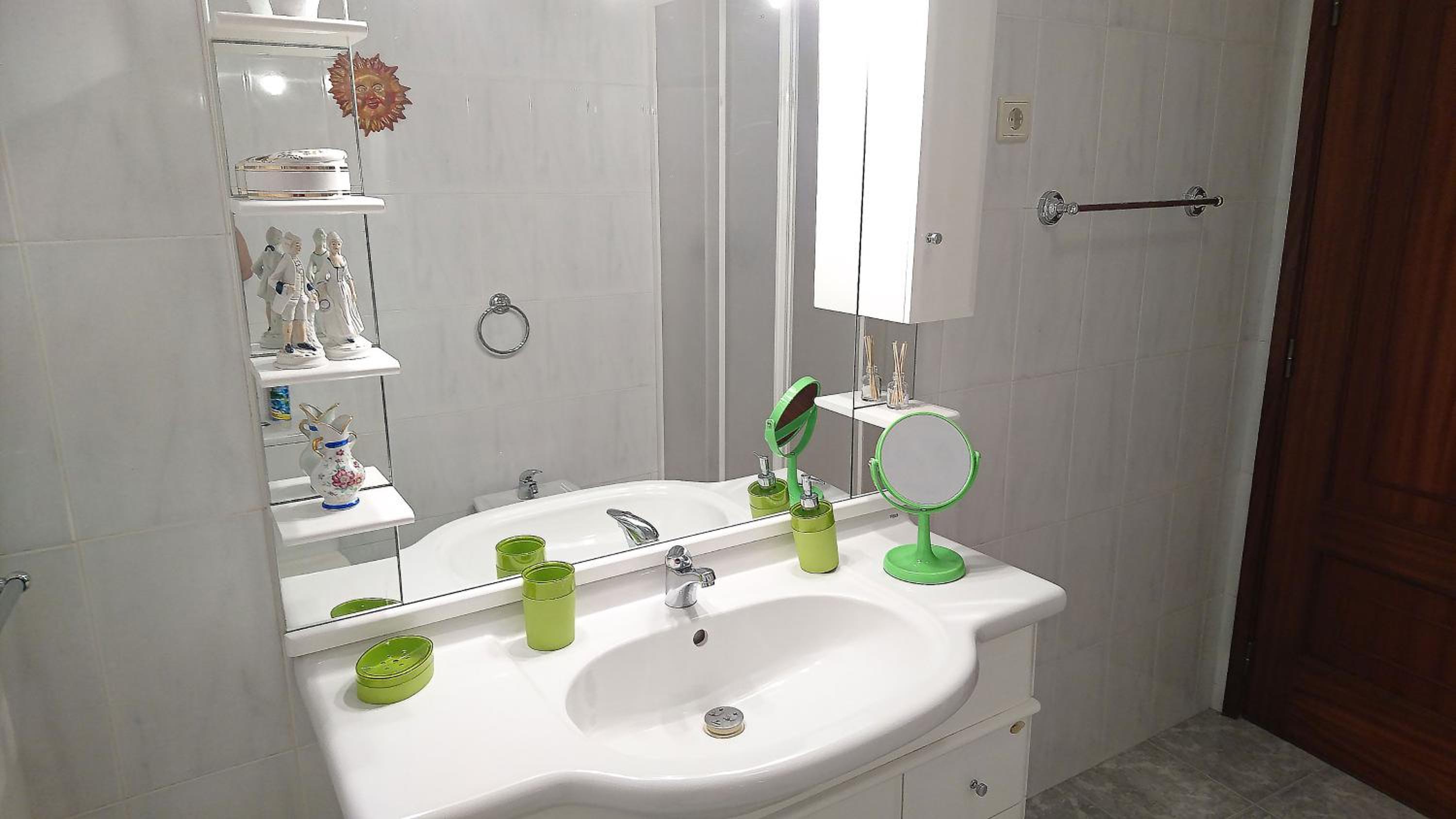 Two-Bedroom House - Photo 6