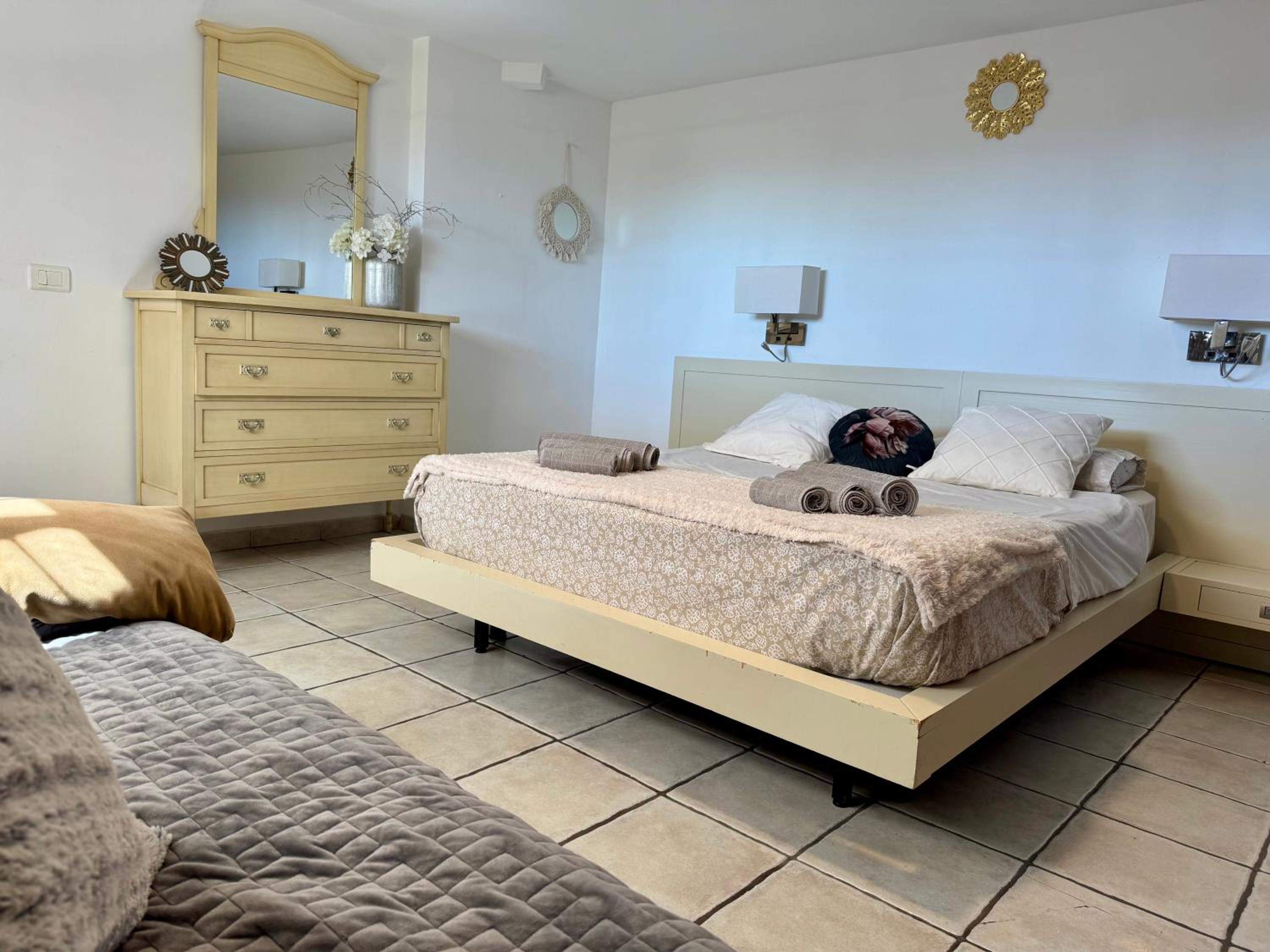 Two-Bedroom House photo 2
