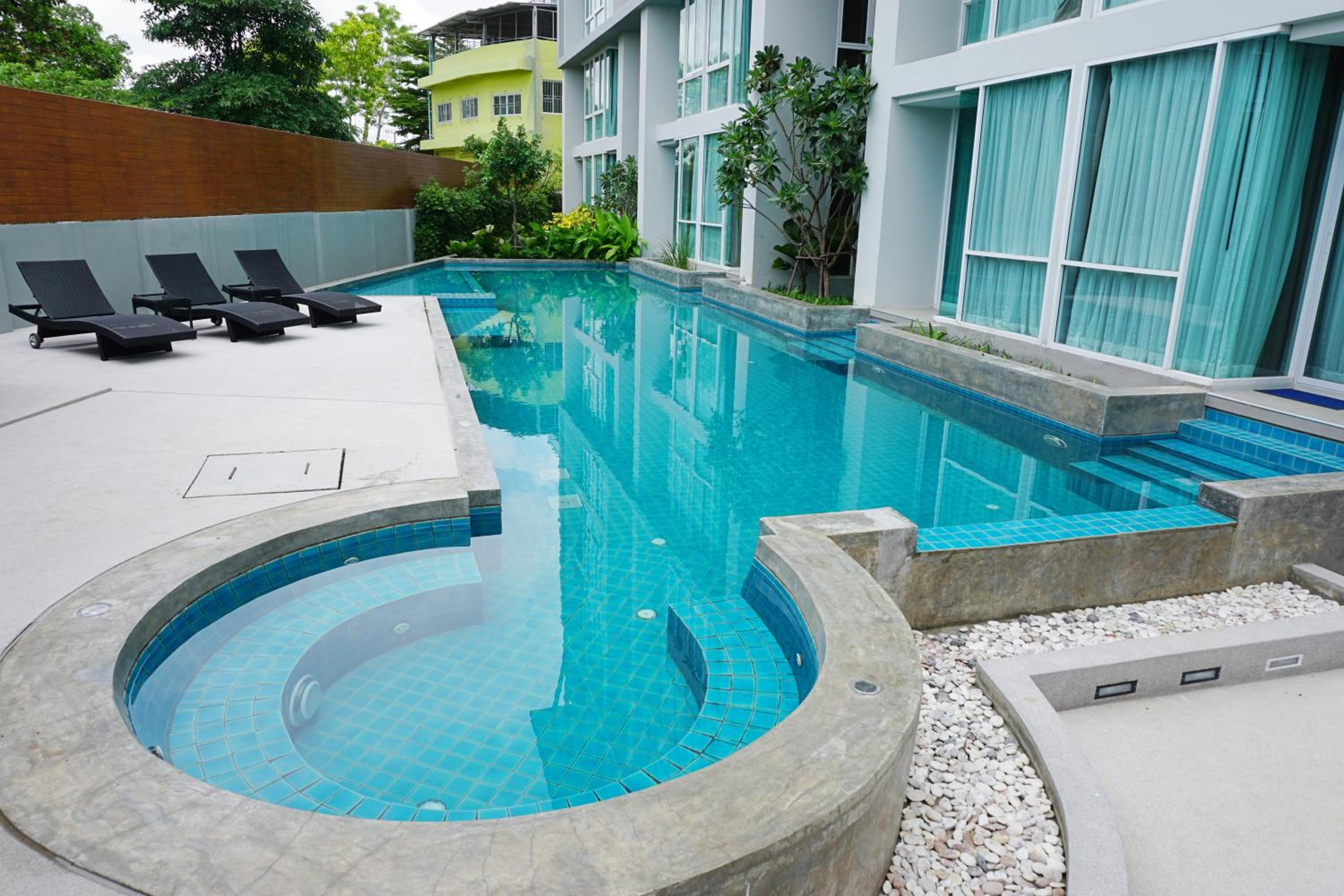 Deluxe Double Room with Pool Access - Photo 2