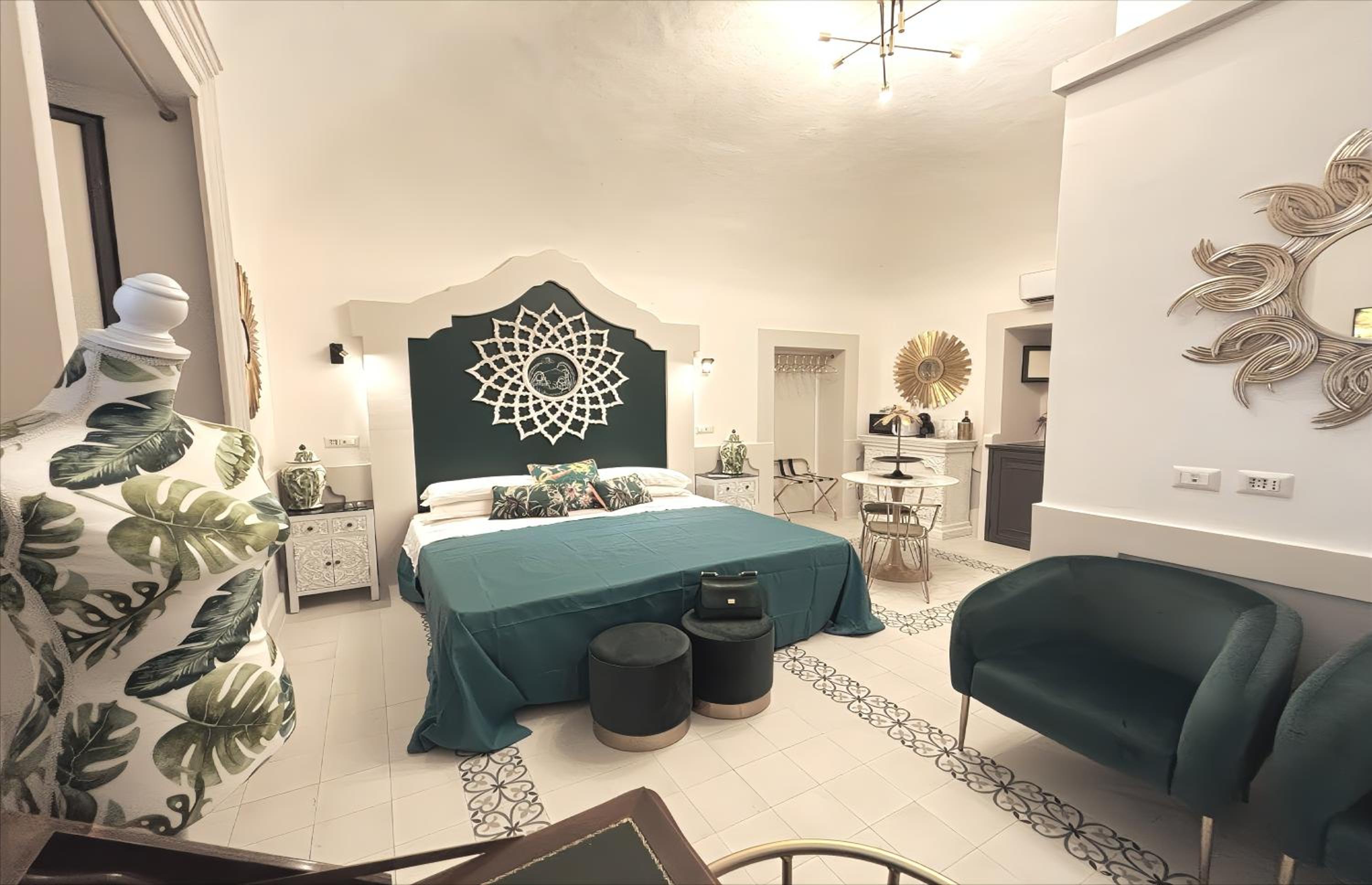 Deluxe King Suite