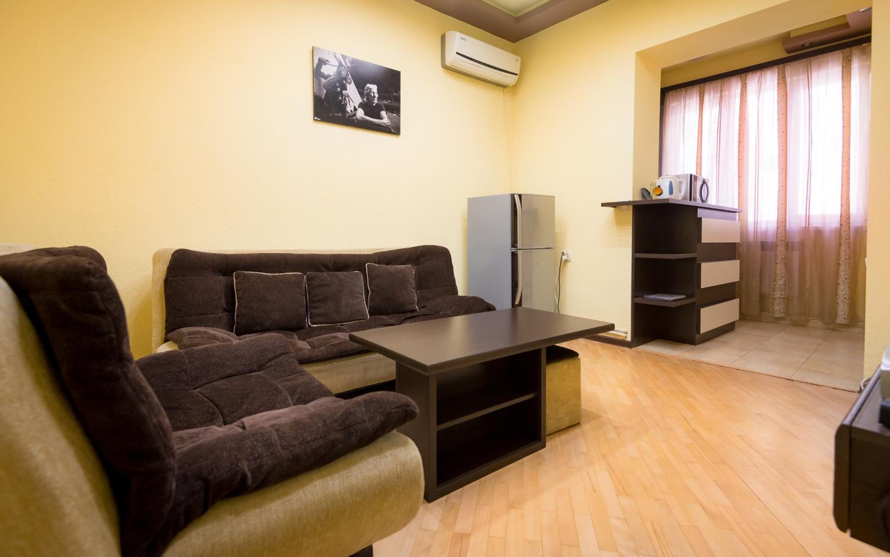 One-Bedroom Apartment photo 1